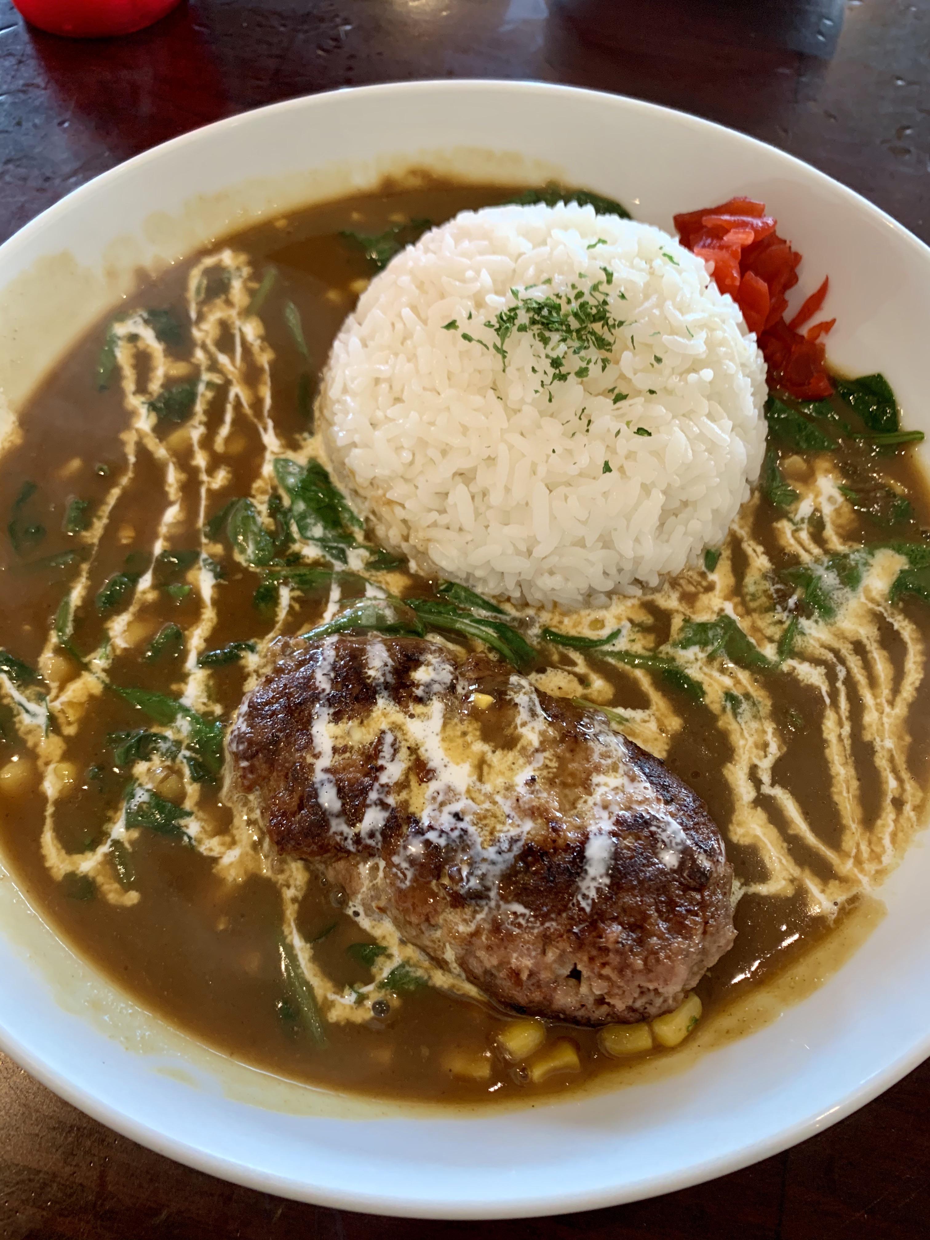 I ate this Japanese curry 🍛 with corn and spinach, and a delicious