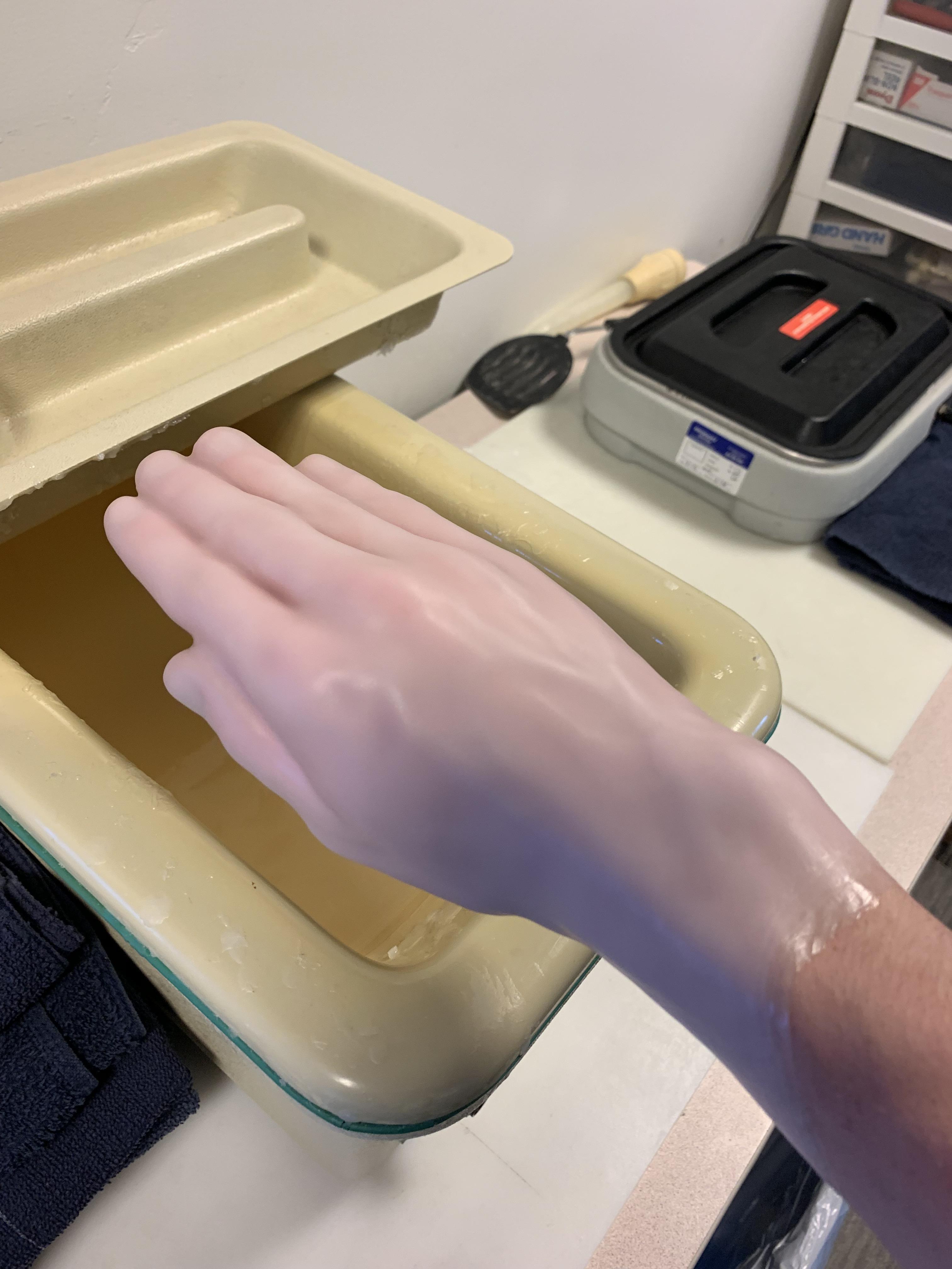 Paraffin Wax used for physical therapy r/mildlyinteresting