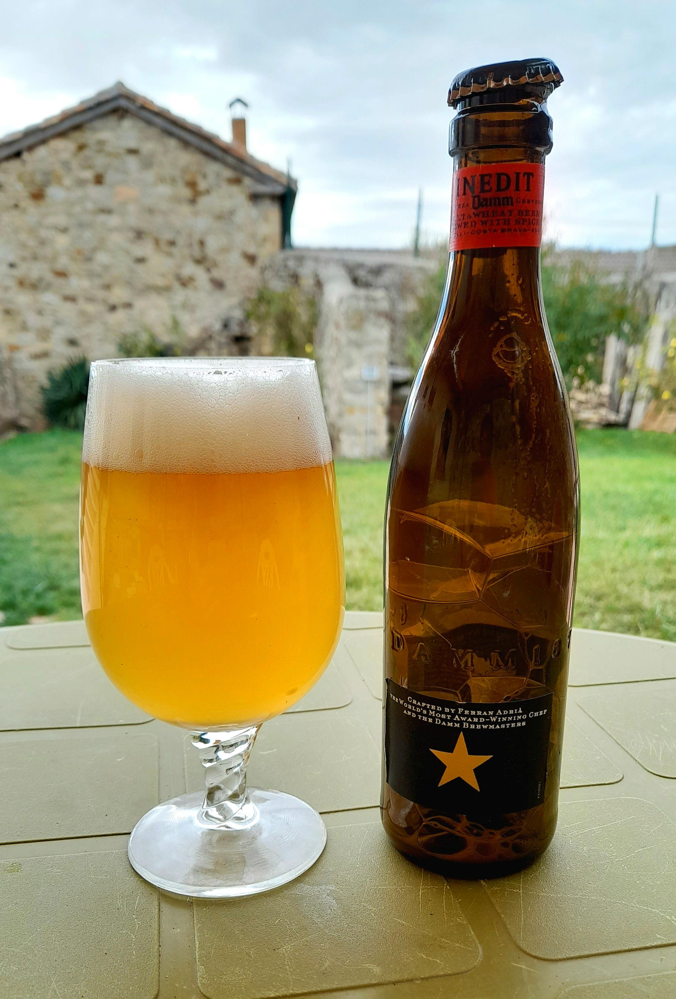 Inedit Damm. Damm Brewery. Wheat Beer Witbier / Blanche. 4.8 alc. 11