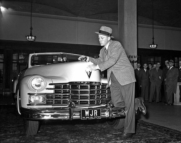 Bing Crosby picking up his custom 1947 Cadillac r/OldSchoolCool