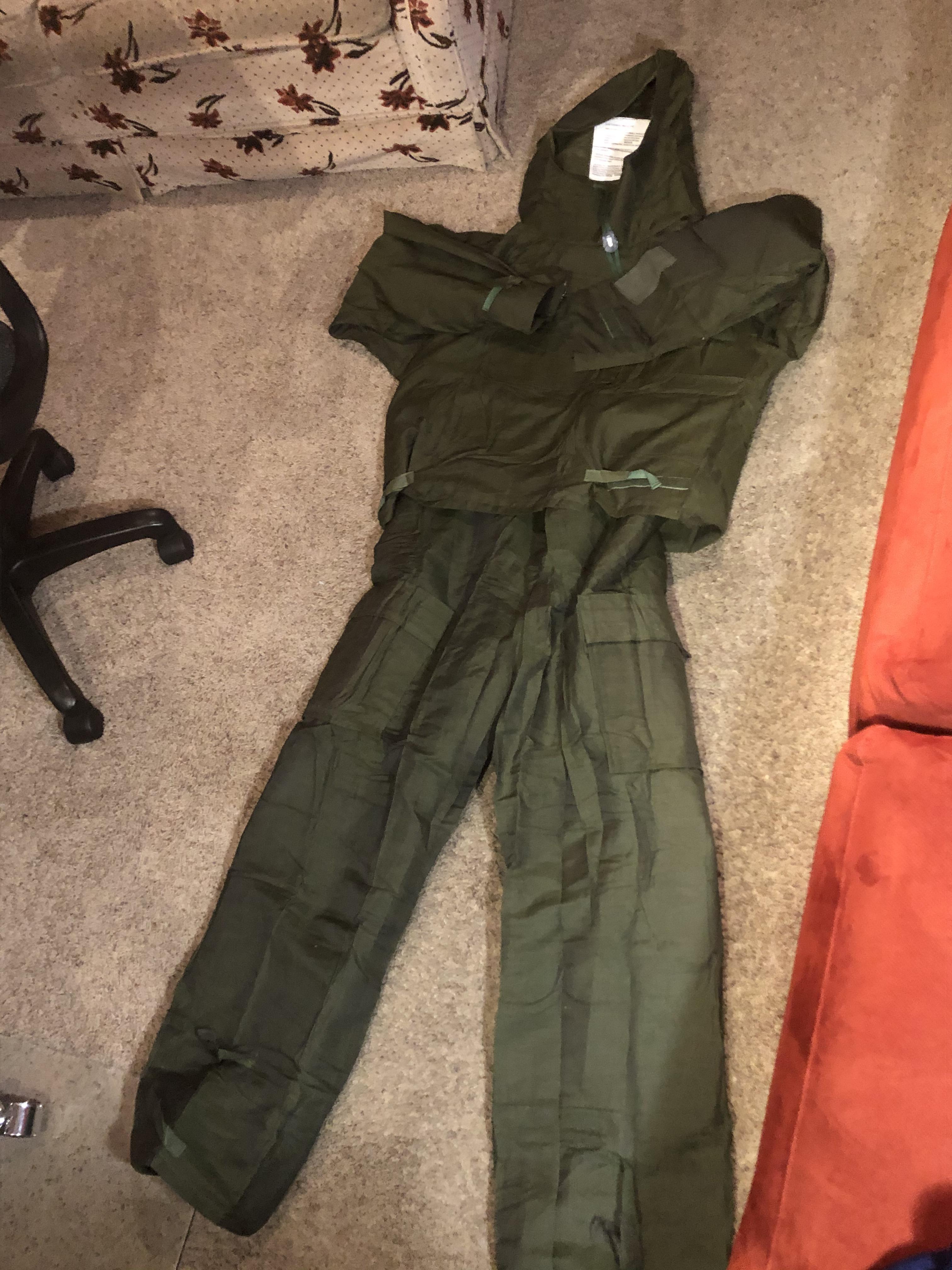 U.S Navy MOPP NBC suit, dated 1988, i got it for 29 usd, charcoal