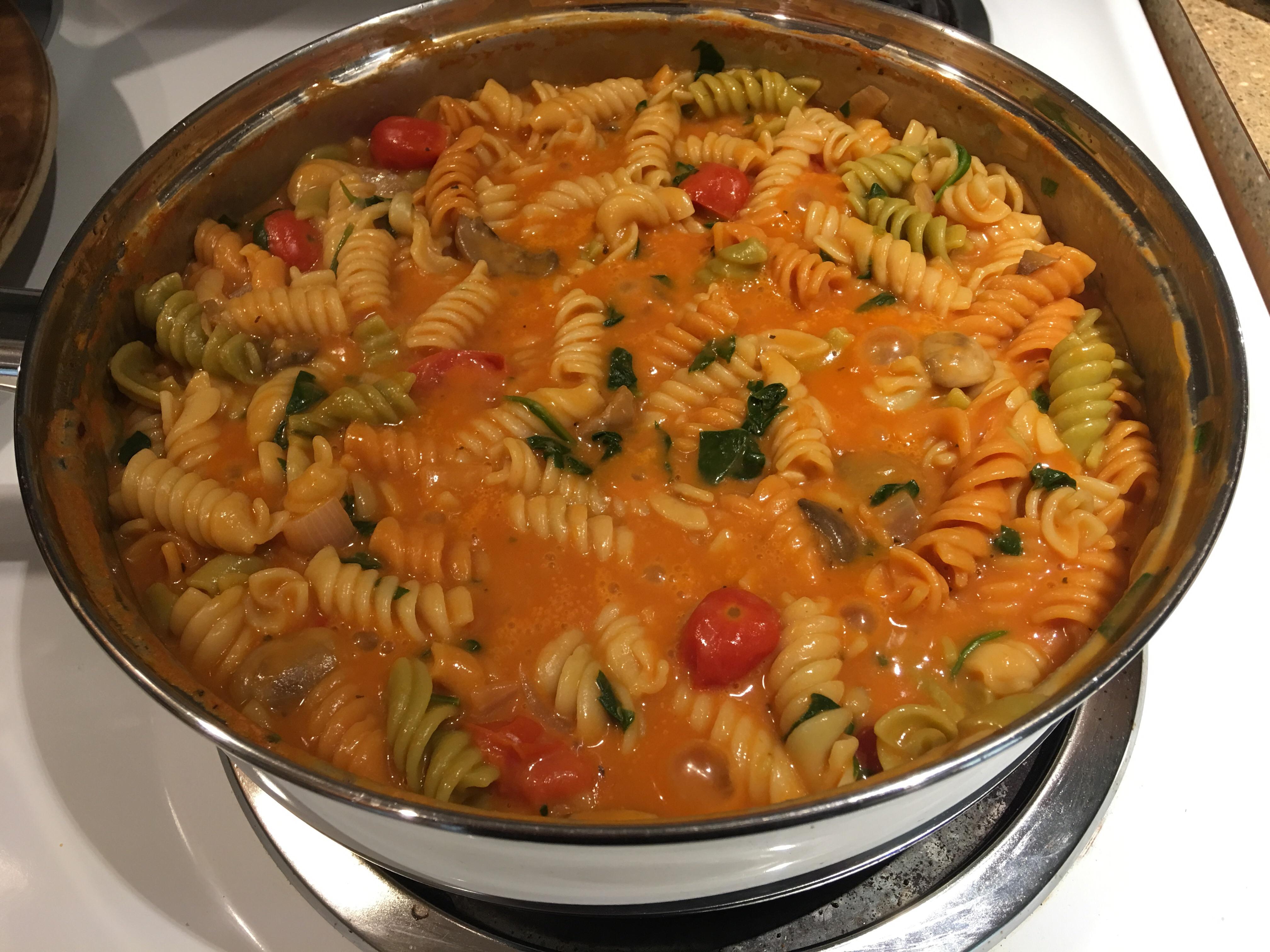 Tonight’s dinner creamy tomato basil pasta. r/vegan