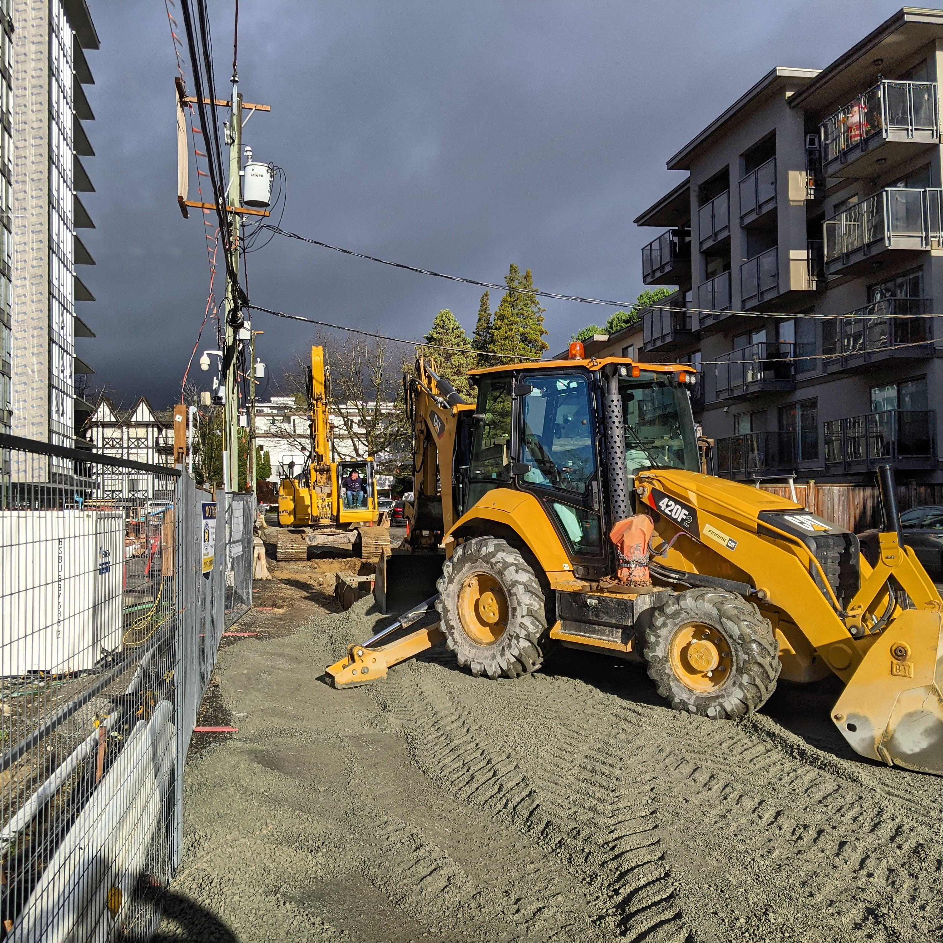 Cat vs Case backhoes r/heavyequipment
