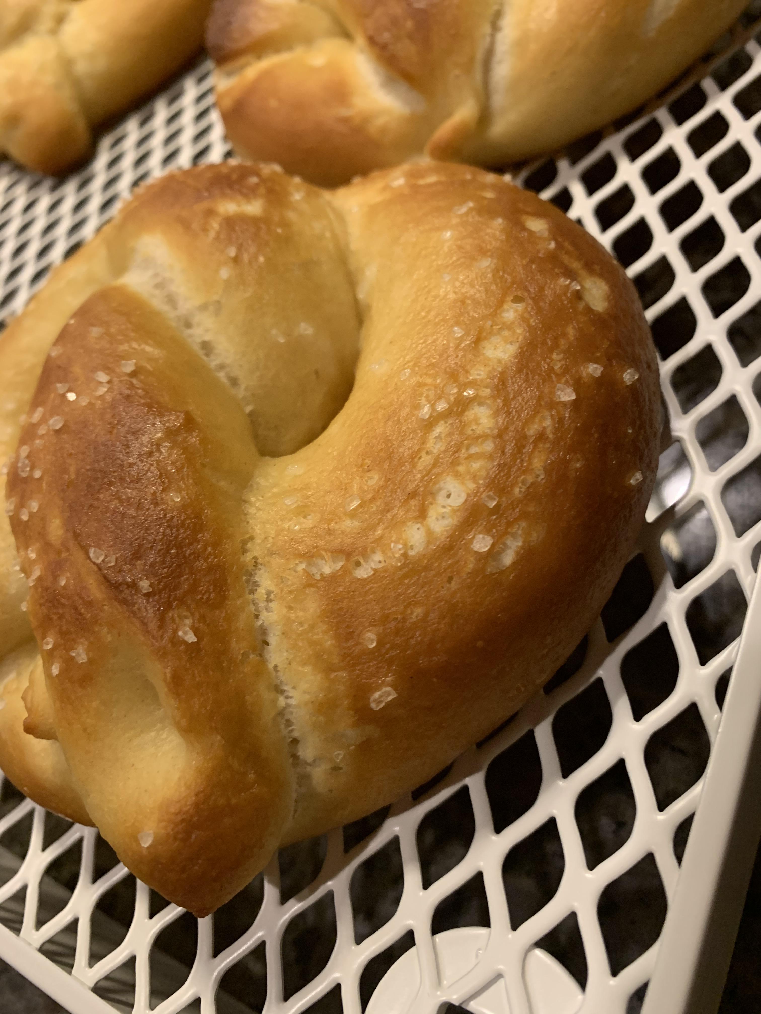 Made Alton Brown’s Homemade Soft Pretzels with much success r/Breadit