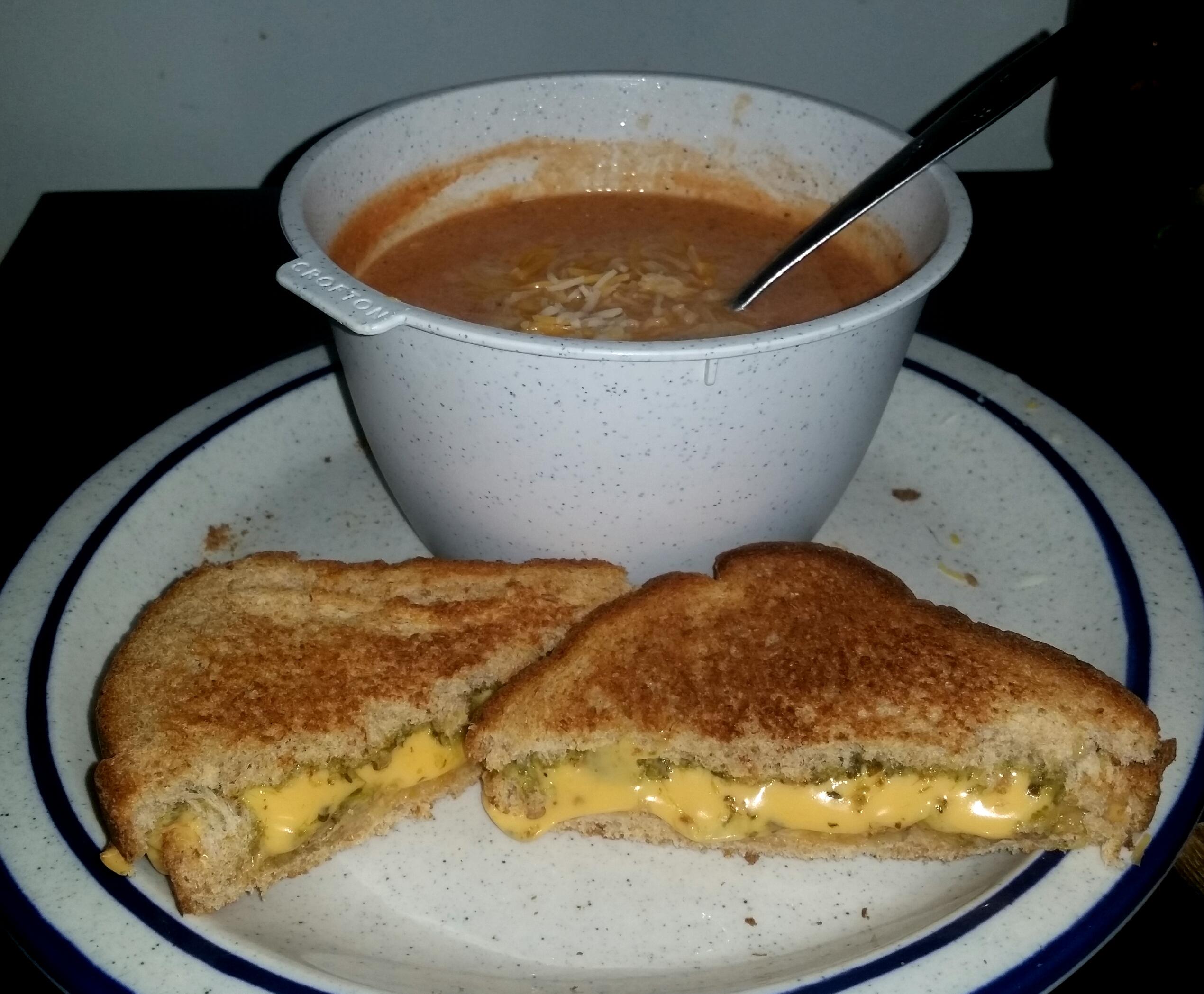 Grilled cheese with ramp pesto and homemade tomato soup r/grilledcheese