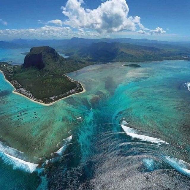 Mauritius island underwater waterfall BeAmazed