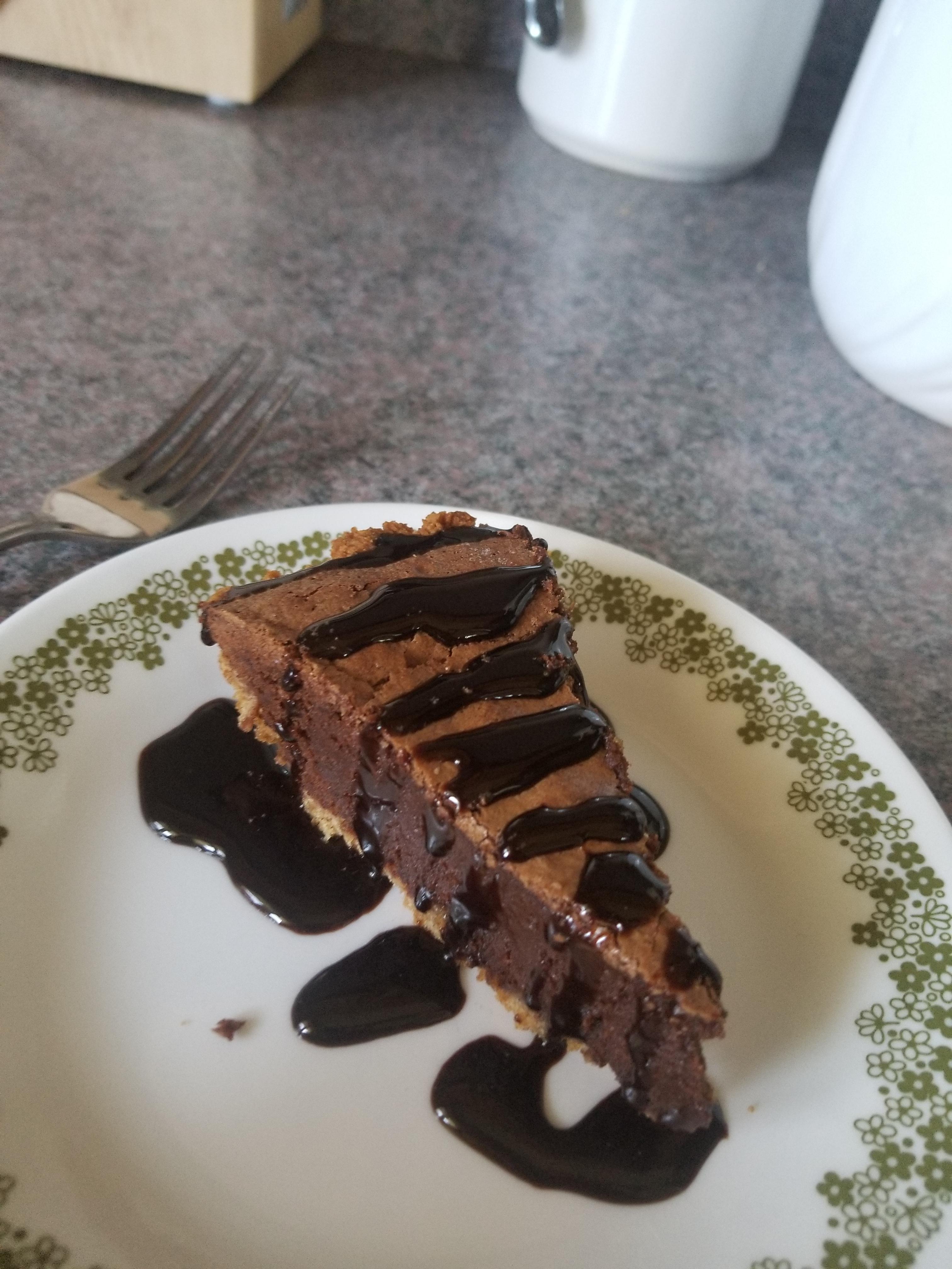 [Homemade] Chocolate espresso pie, with chocolate syrup r/food