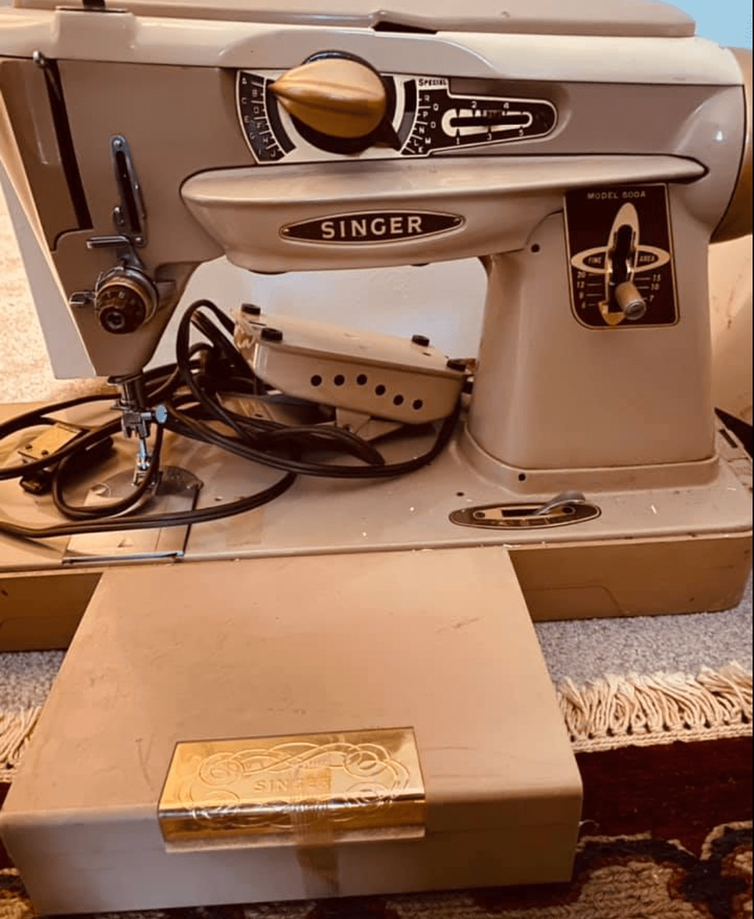 Getting a vintage Singer sewing machine FOR FREE today, can't believe