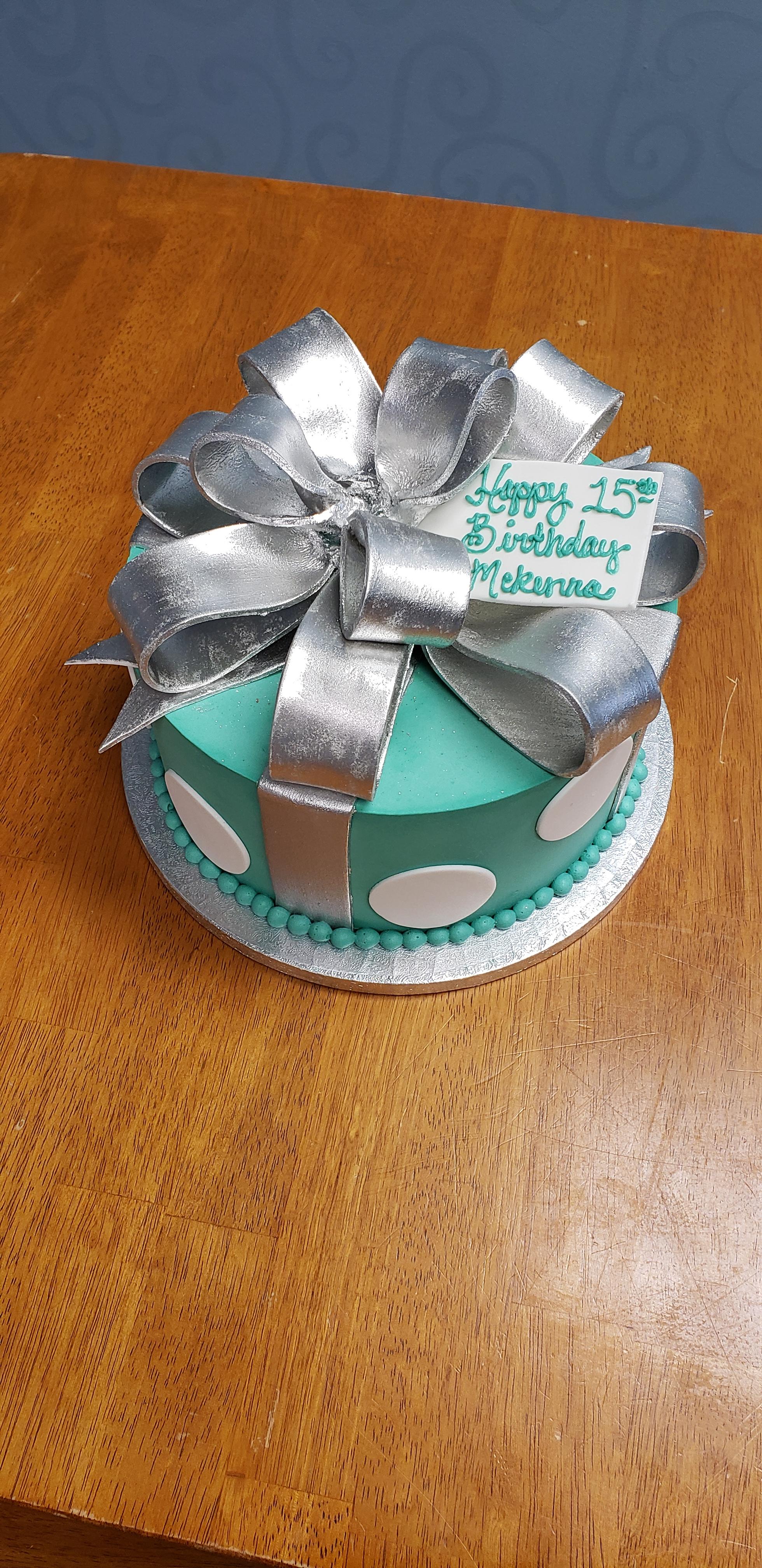 Birthday Cake That Looks Like A Present I made this cake to look like a present. Cakes