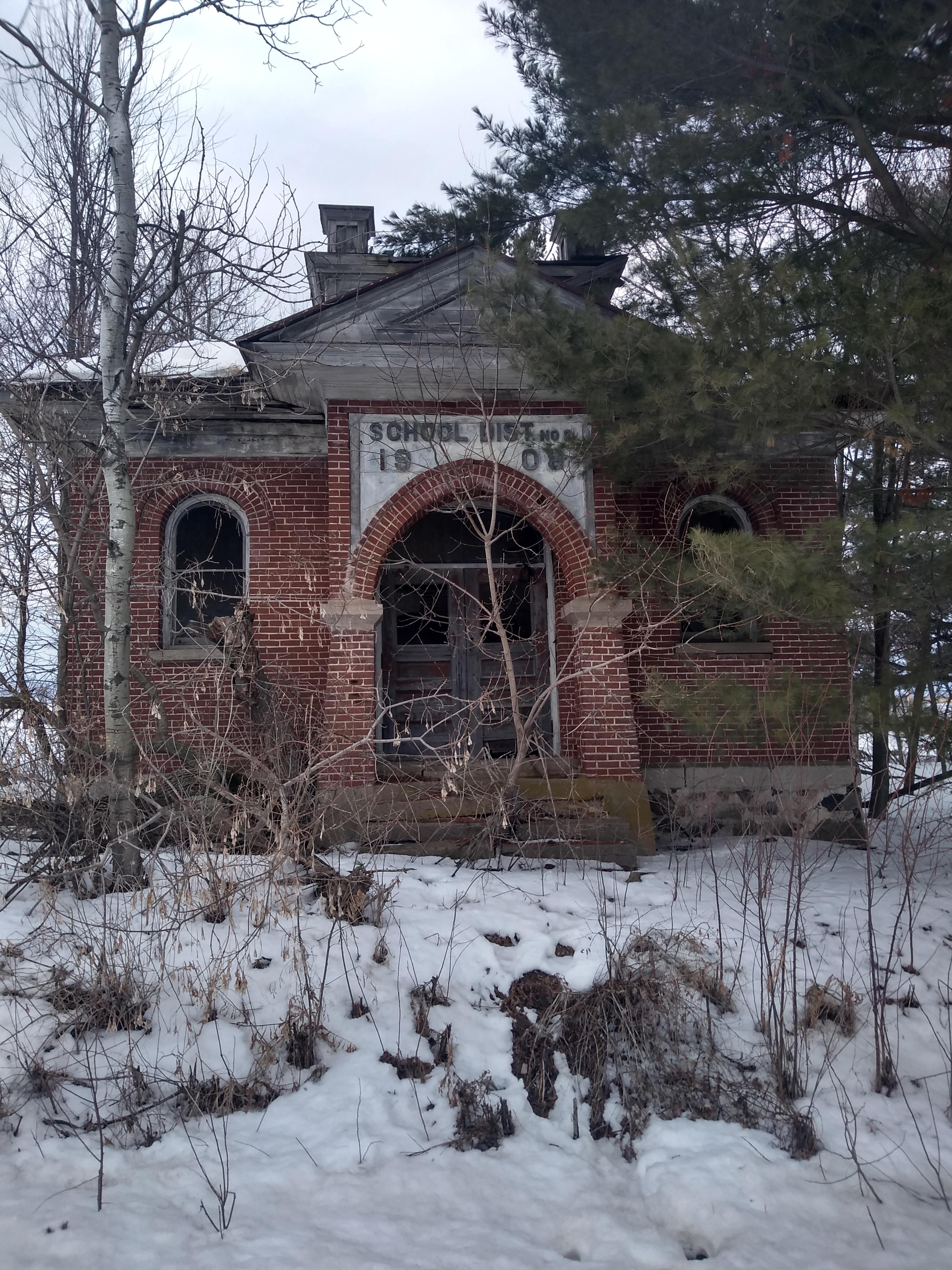 Oneroom schoolhouse in Rib Falls, WI. r/AbandonedPorn