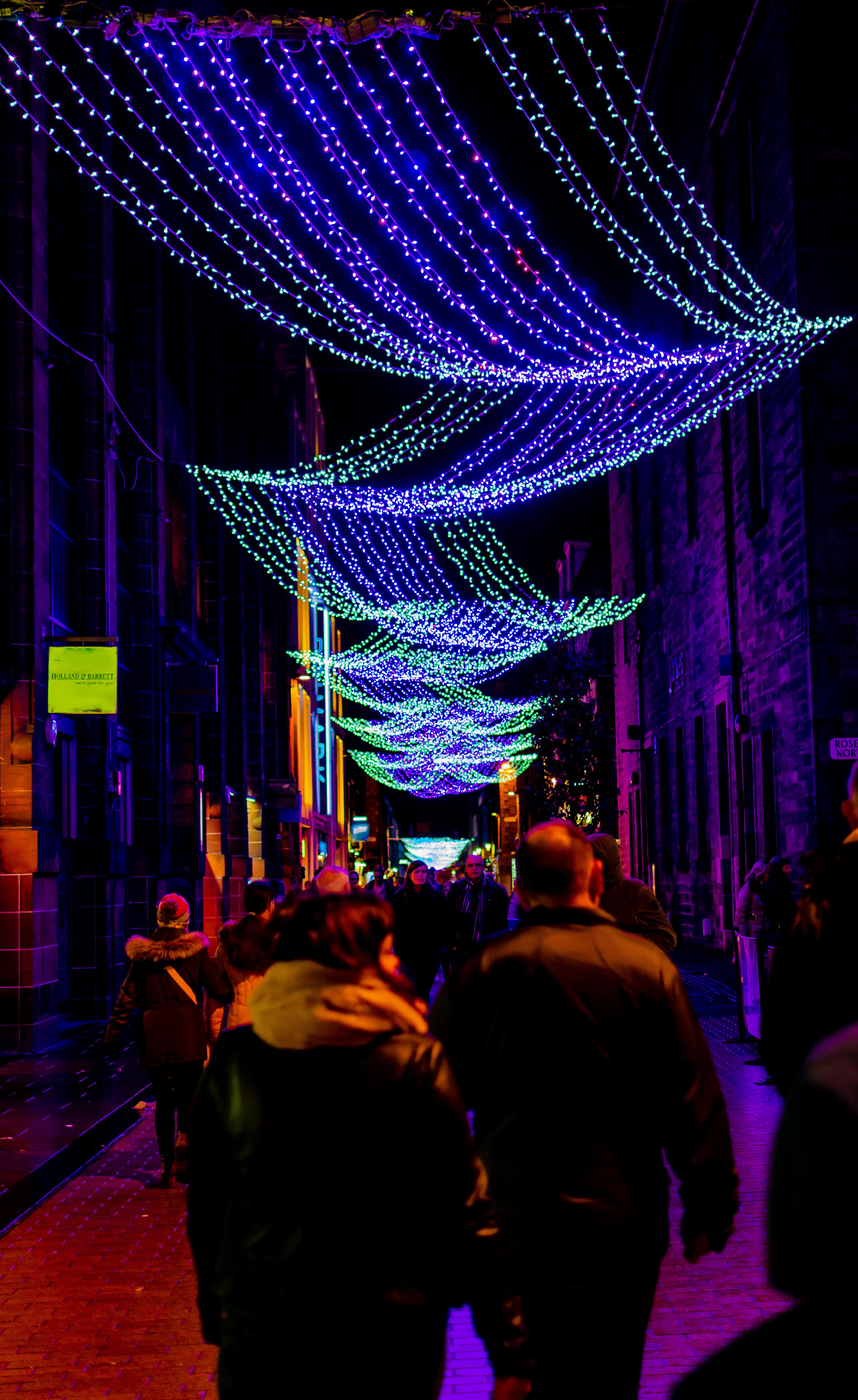 Edinburgh Christmas Lights r/streetphotography
