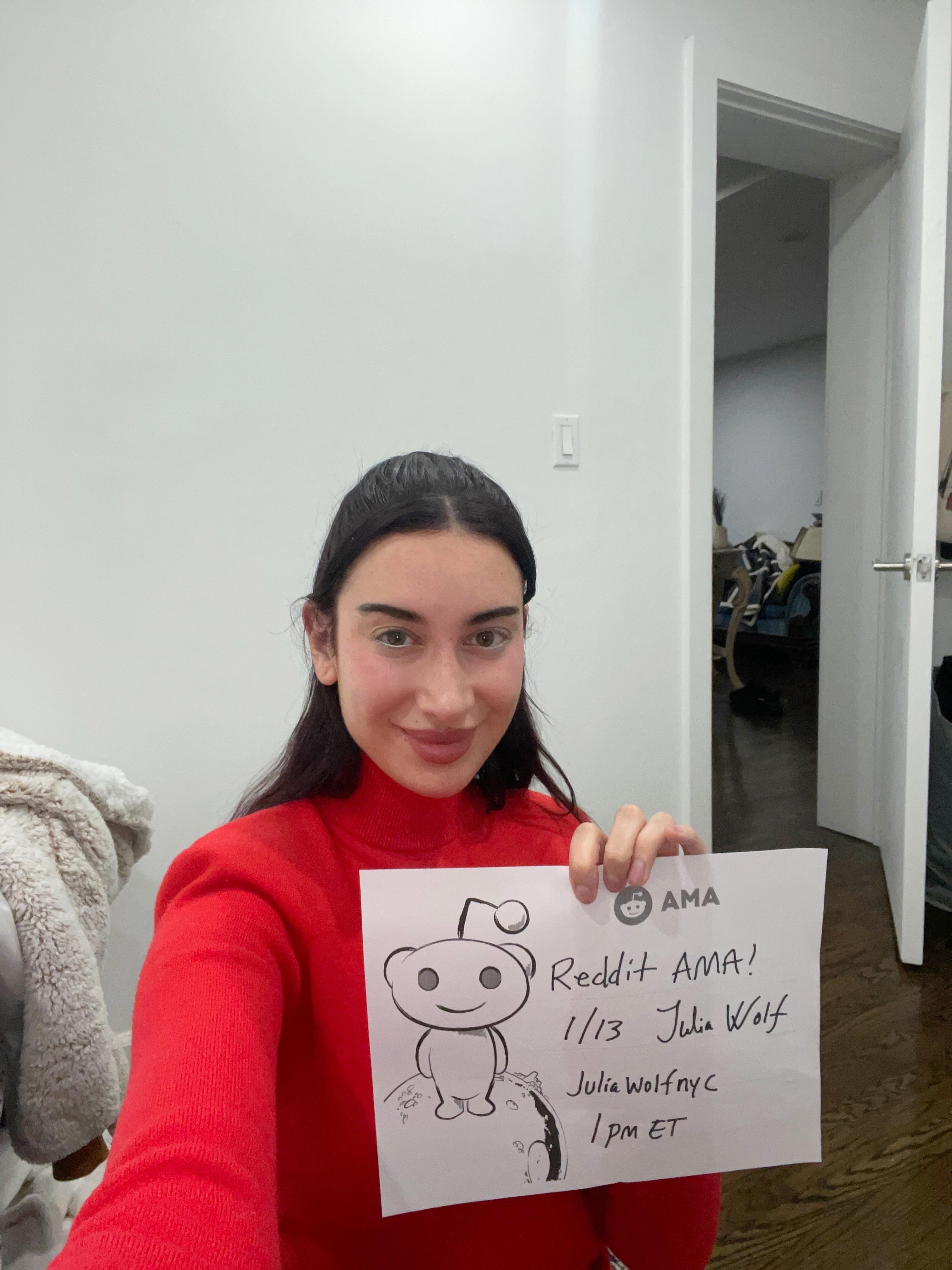 Hi!! I’m Julia Wolf and I’m an indie-pop singesongwriter from New