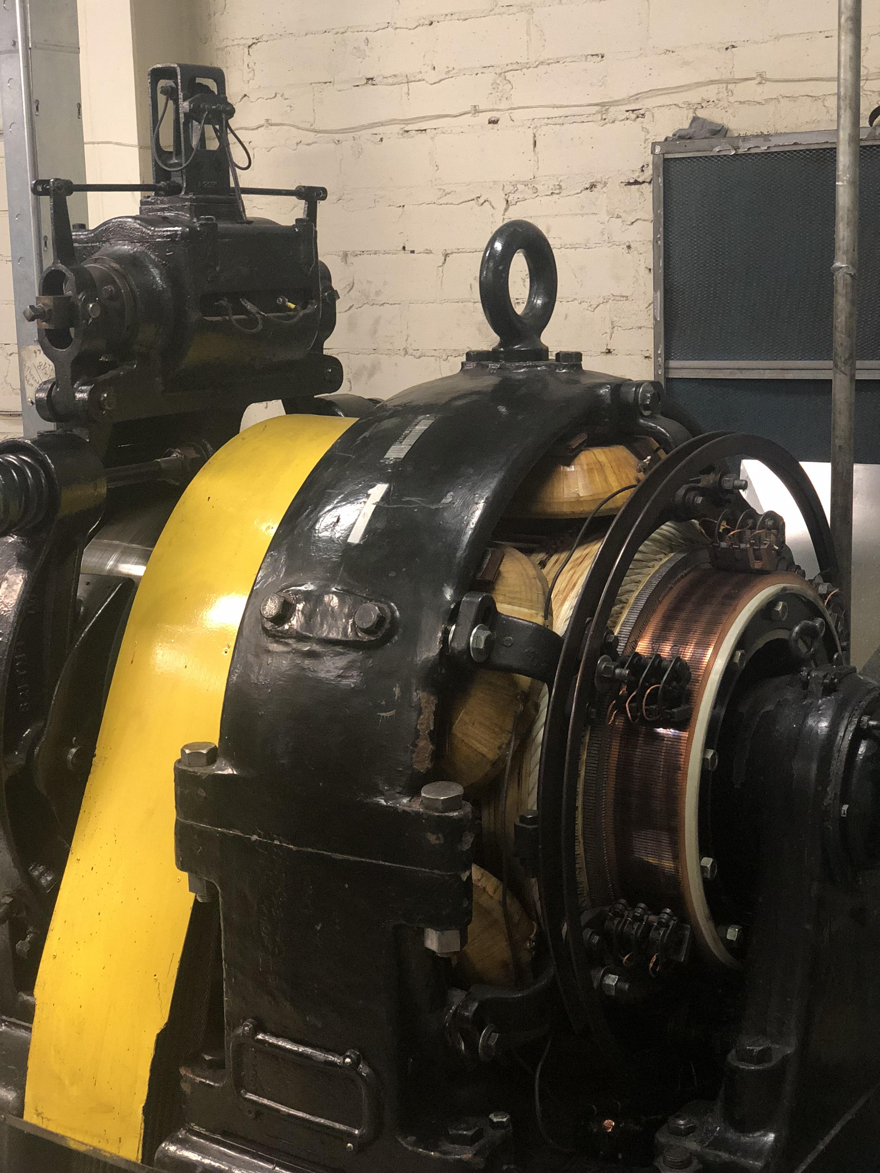 1950’s Otis Gearless motor, with TAC50 controllers r/Elevators