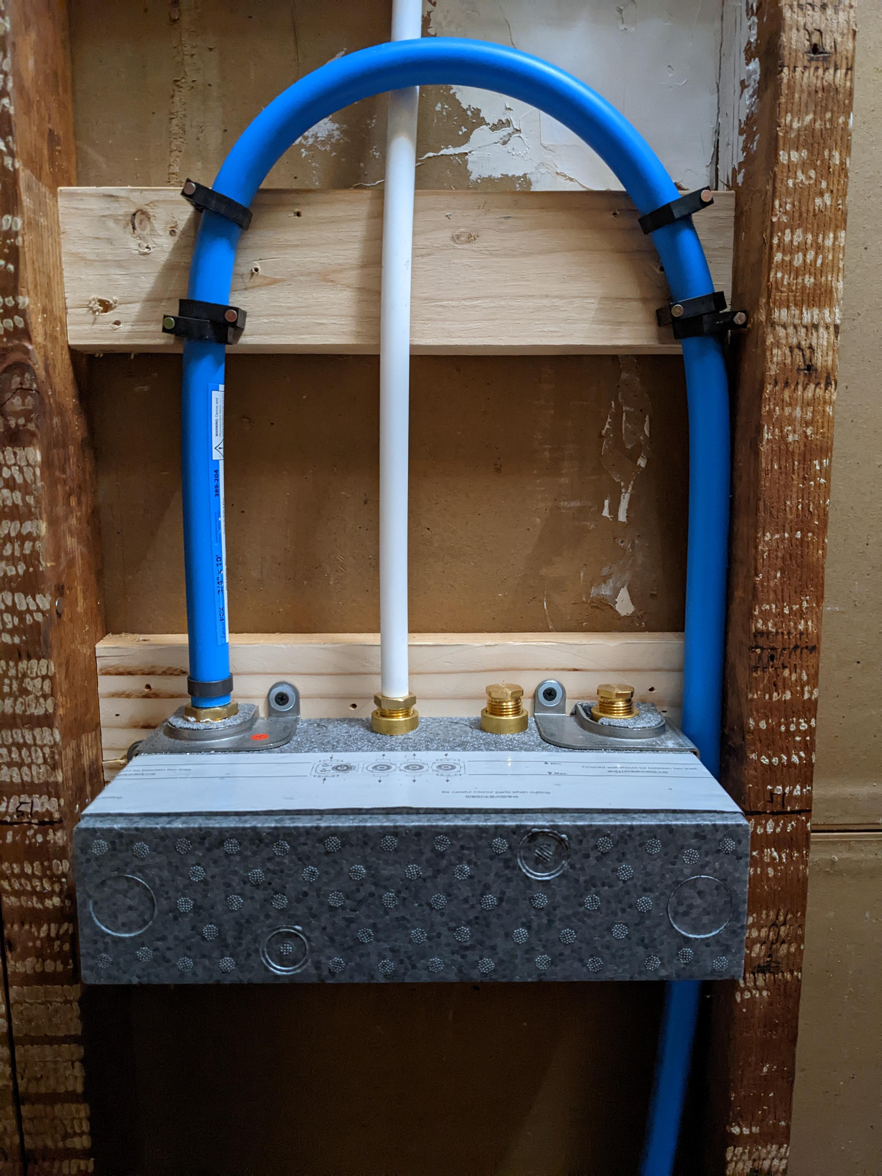 Is this a valid way to secure Pexb U shape to shower valve to avoid