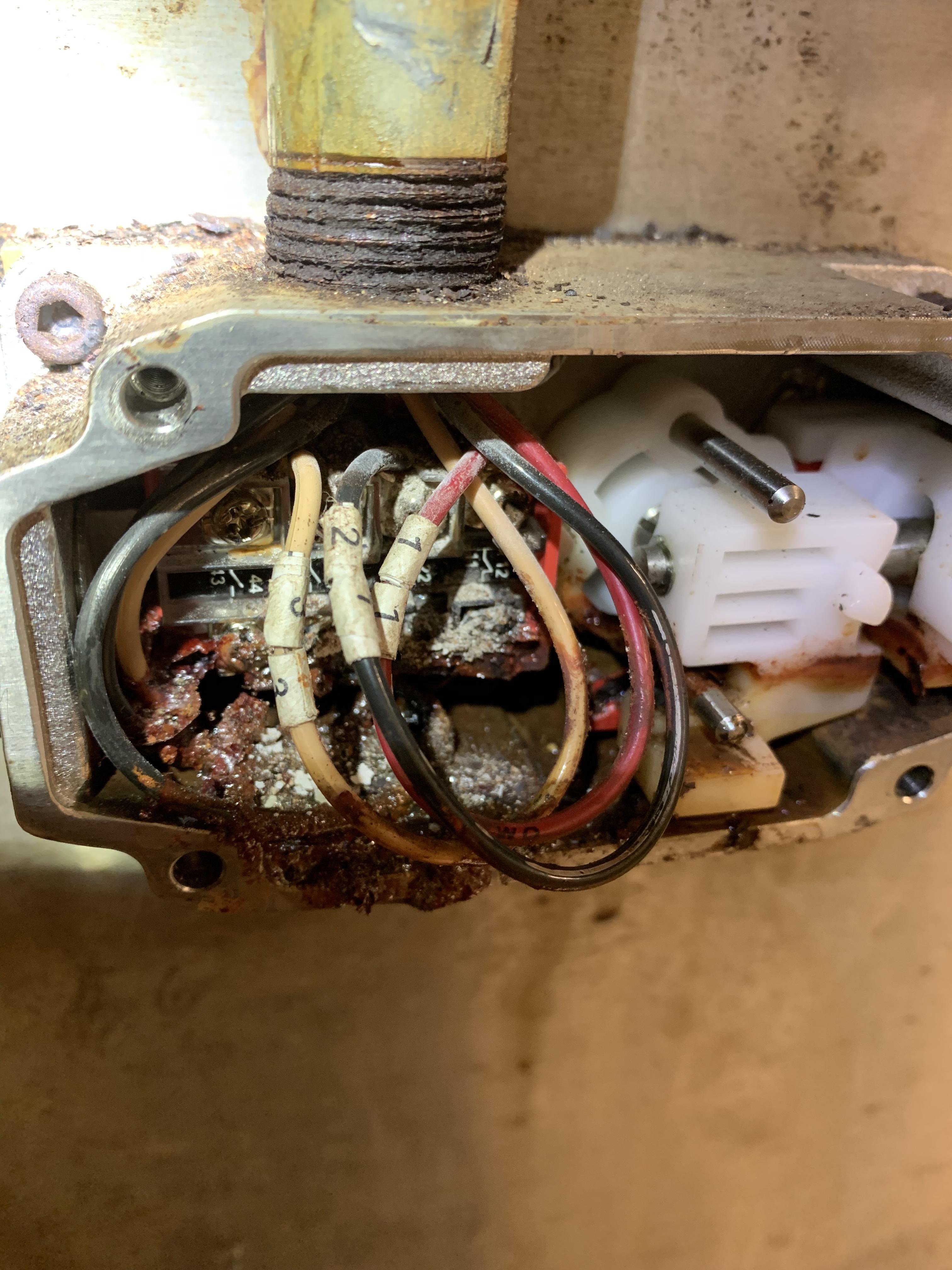 I think I found why the E-stops won’t reset.. : r/electricians