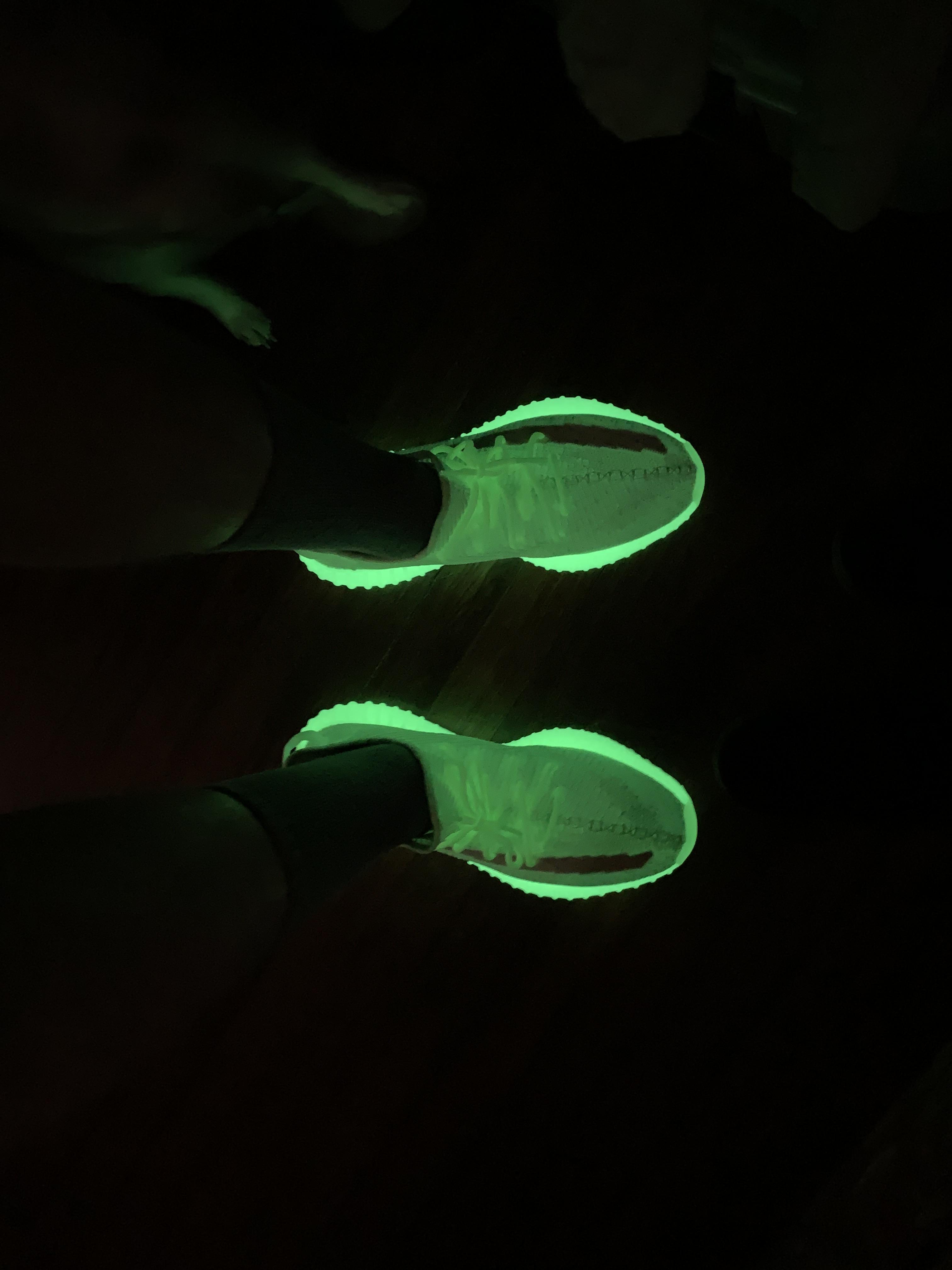 I wear my sunglasses at night r/yeezys