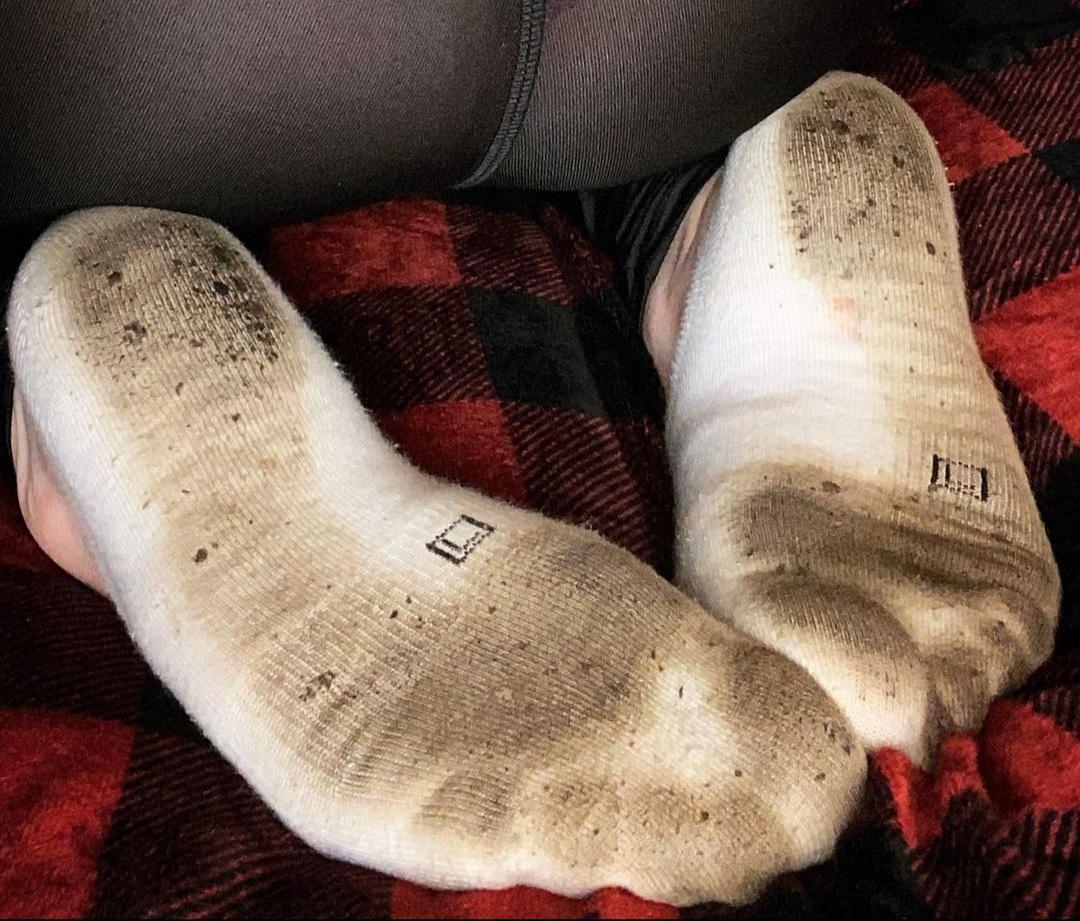 just disgusting🤢 and you like it you dirty dog😩 r/socksgonewild