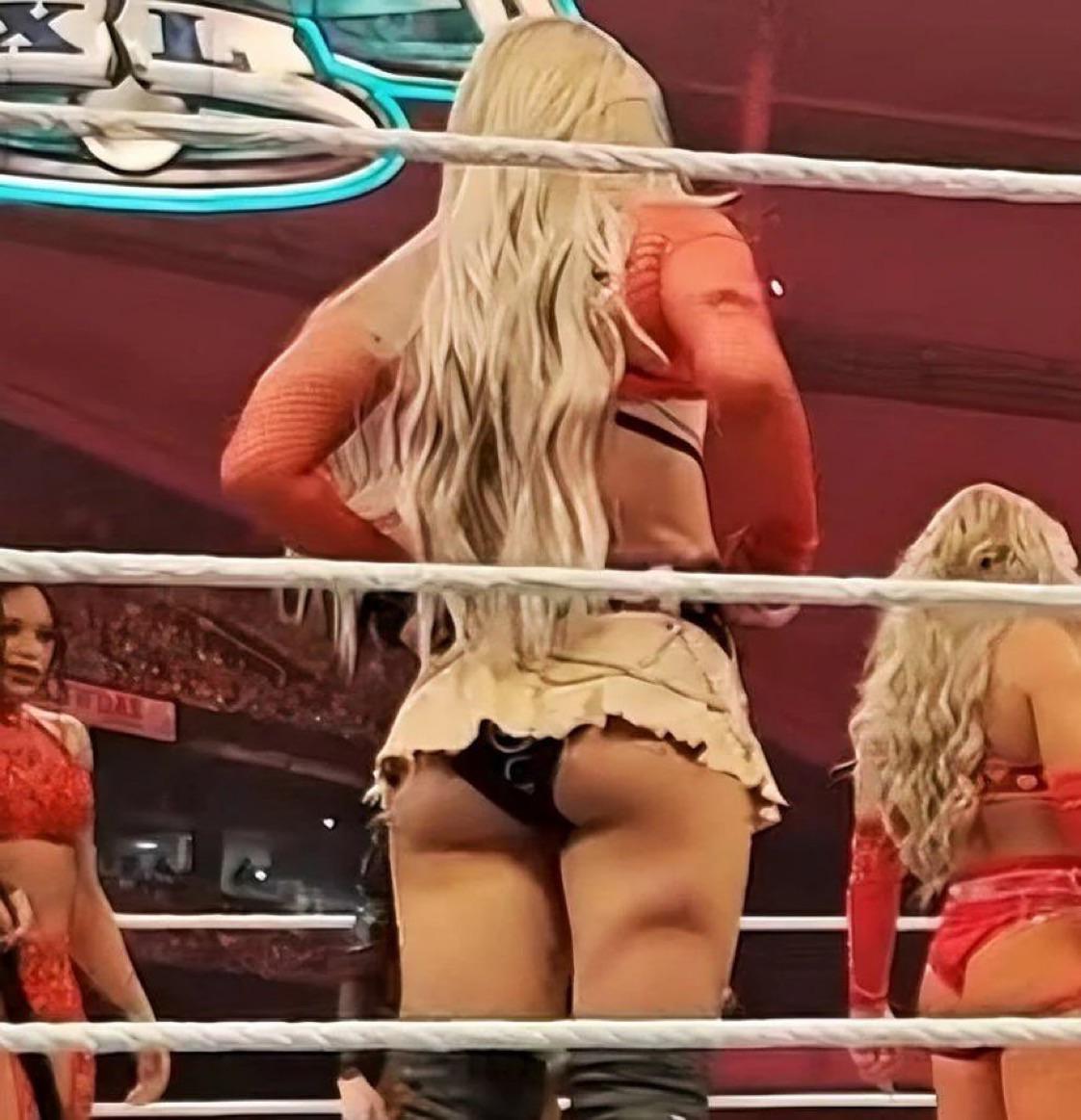 Liv Morgan : WrestleFap