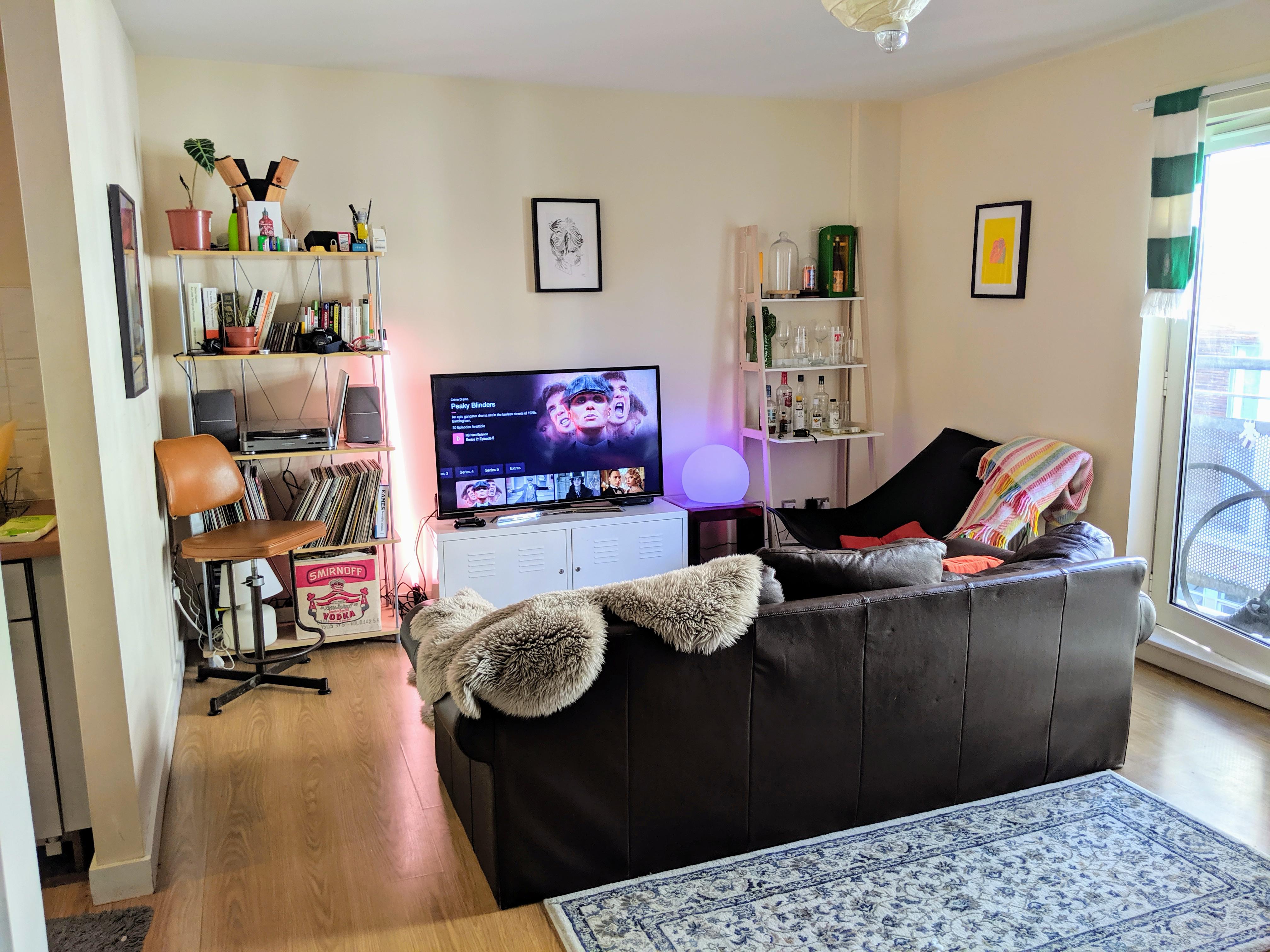 Student living room Glasgow r/AmateurRoomPorn