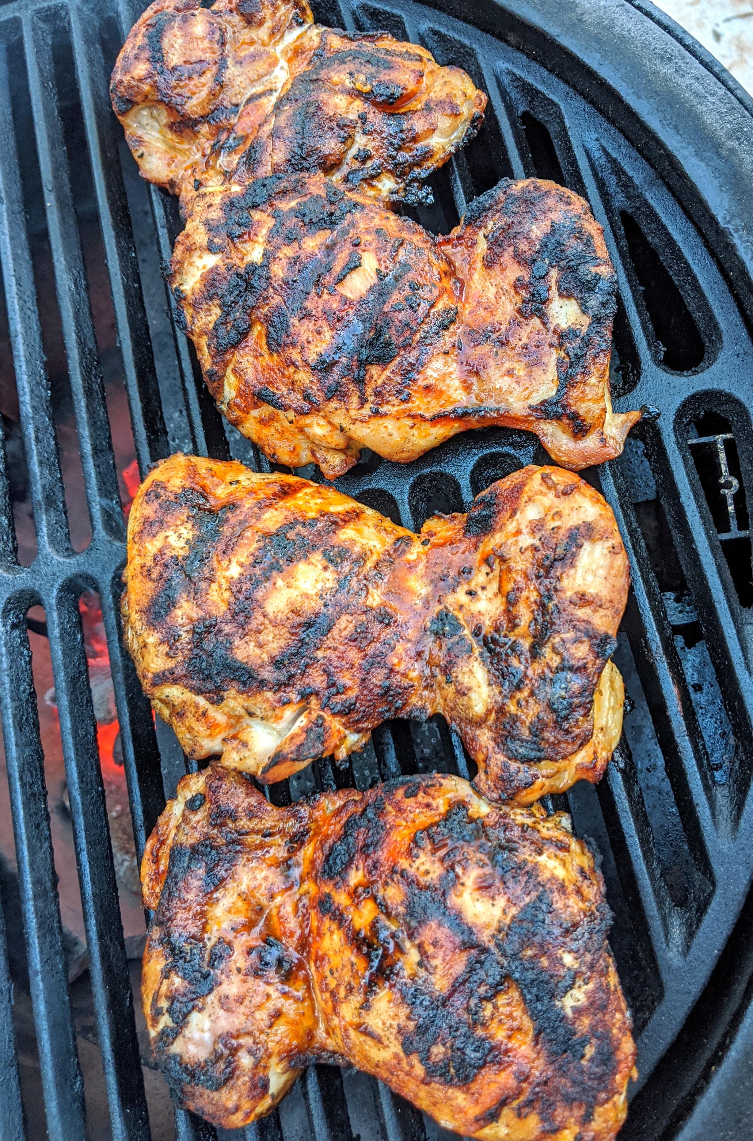 Grilled chicken thighs on the BGE. r/biggreenegg