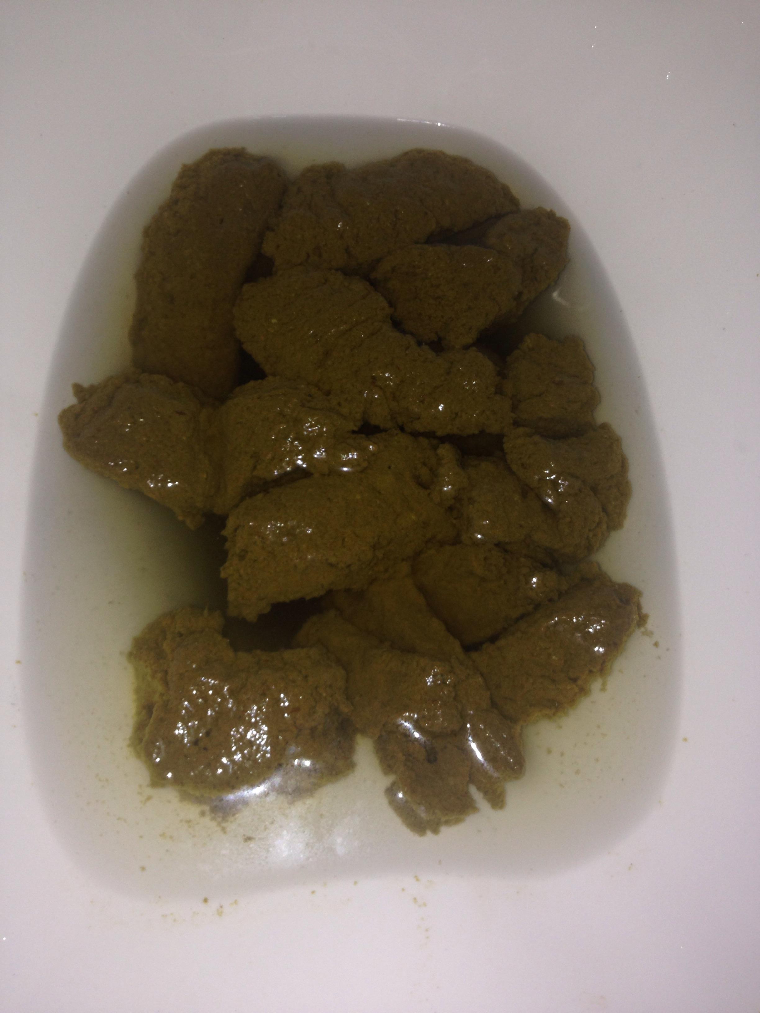 Kratom and cinnamon rolls lol poop
