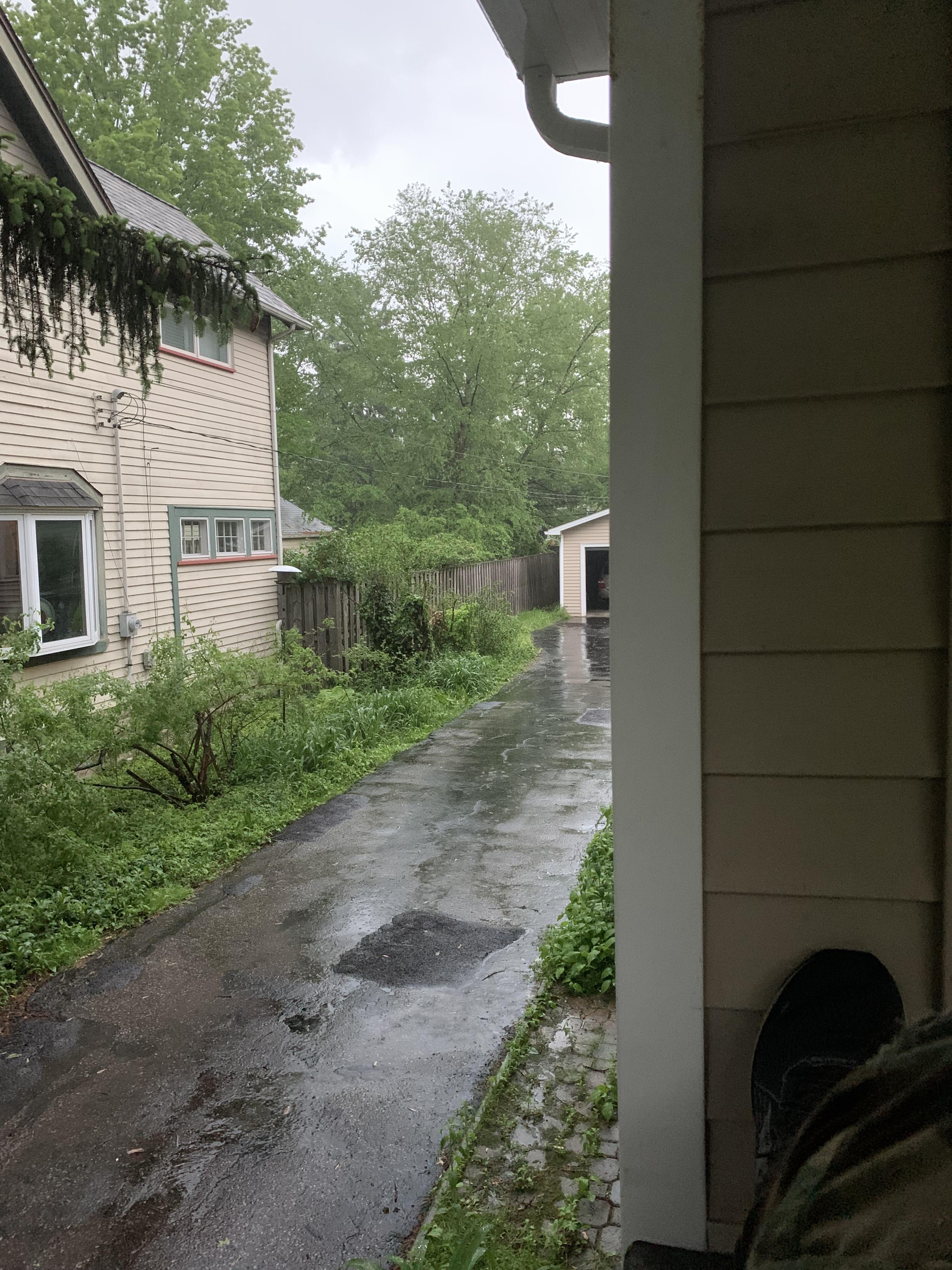 It’s raining in Cleveland heights. Feels kind of nice r/Ohio