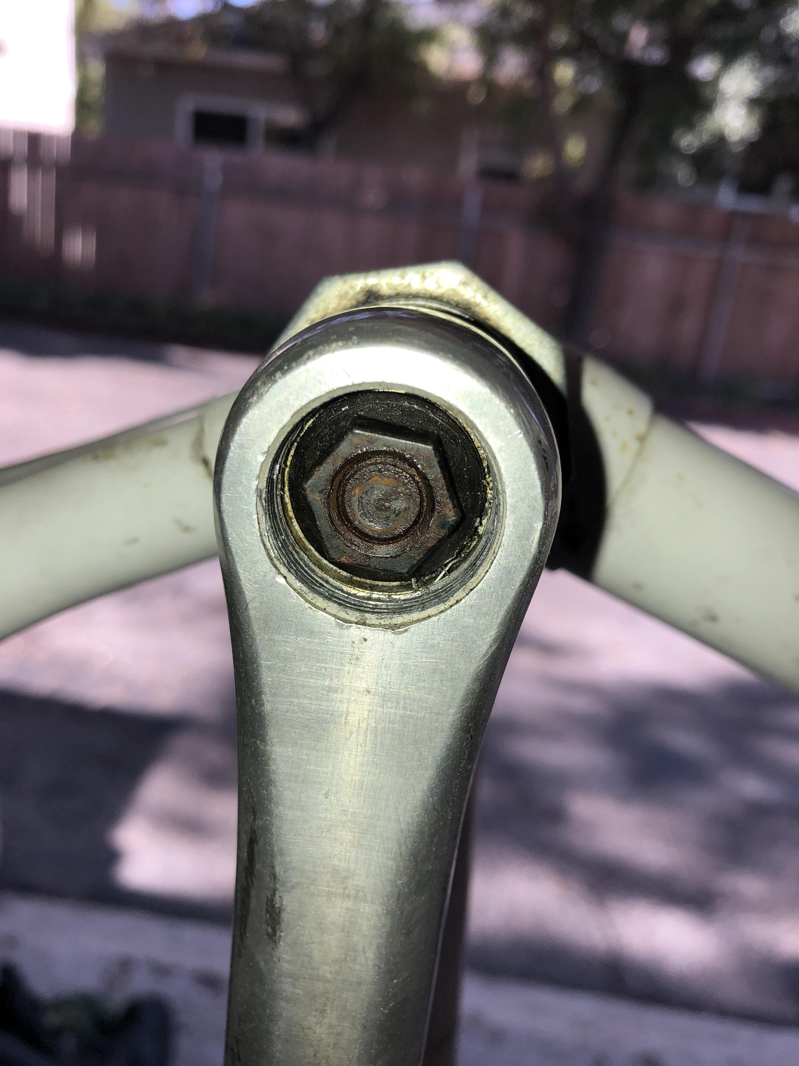 Trying to remove crank shaft. This boy is STUCK. Any tips? r/bikewrench