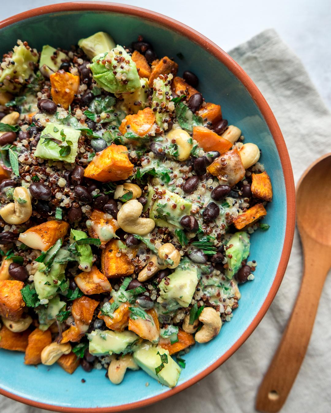 Roasted Sweet Potato and Black Bean Quinoa Salad r/veganrecipes