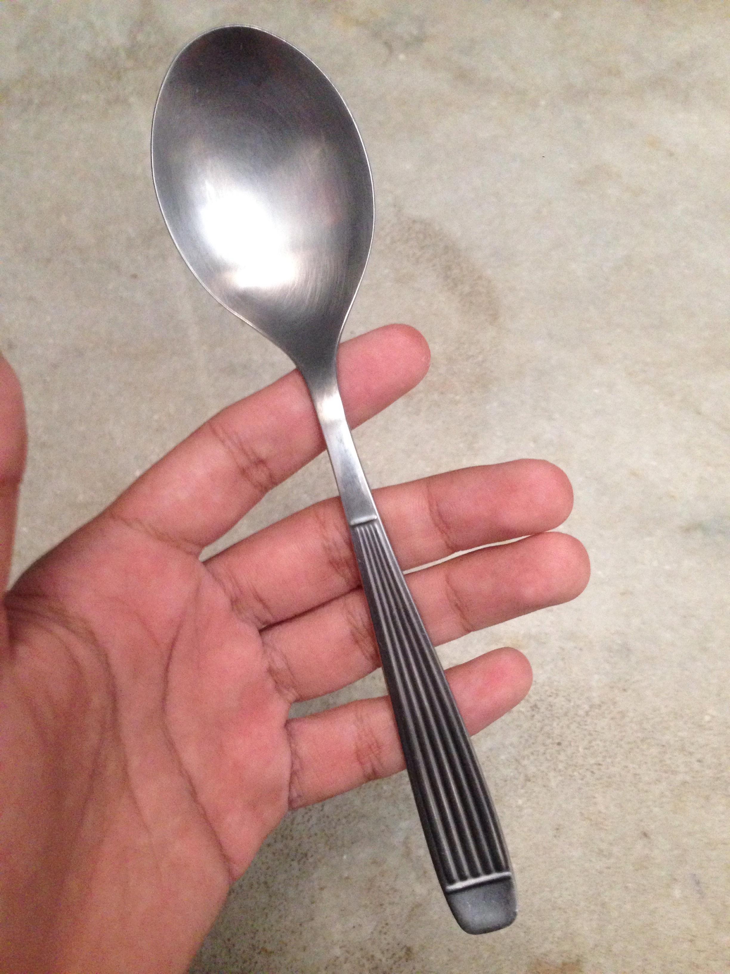 This spoon is perfectly normal. r/notinteresting