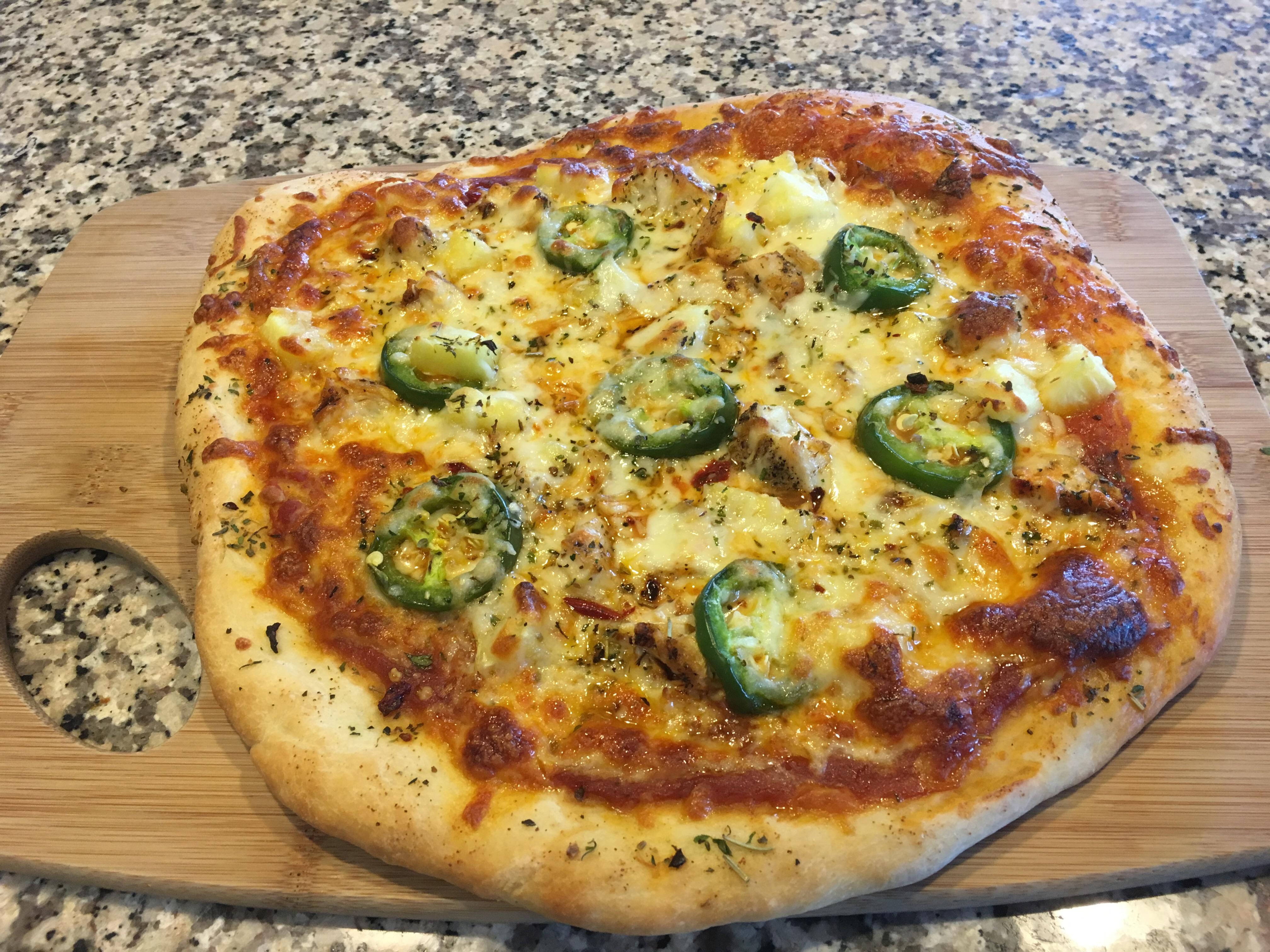 My first pizza. Grilled chicken, pineapple, and jalapeño. r/Pizza