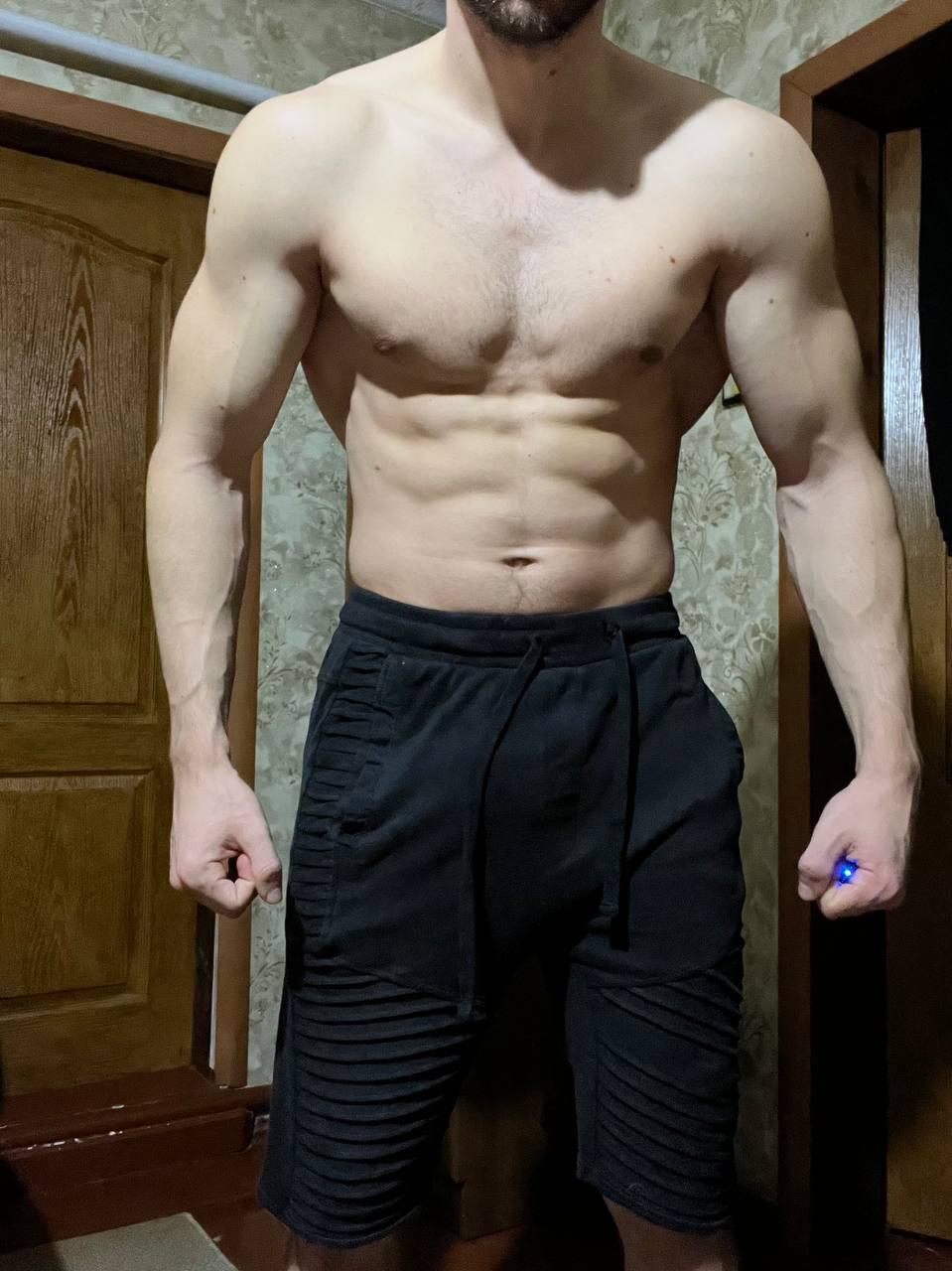 Should I take off my shorts? r/ClothedMuscle