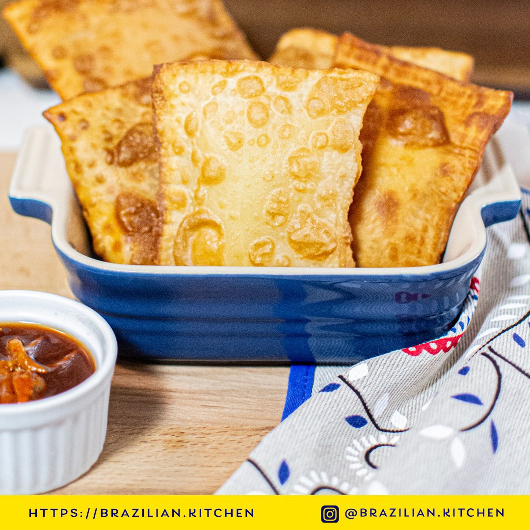 Brazilian empanadas (pastel) with cheese and ground beef filling (OC