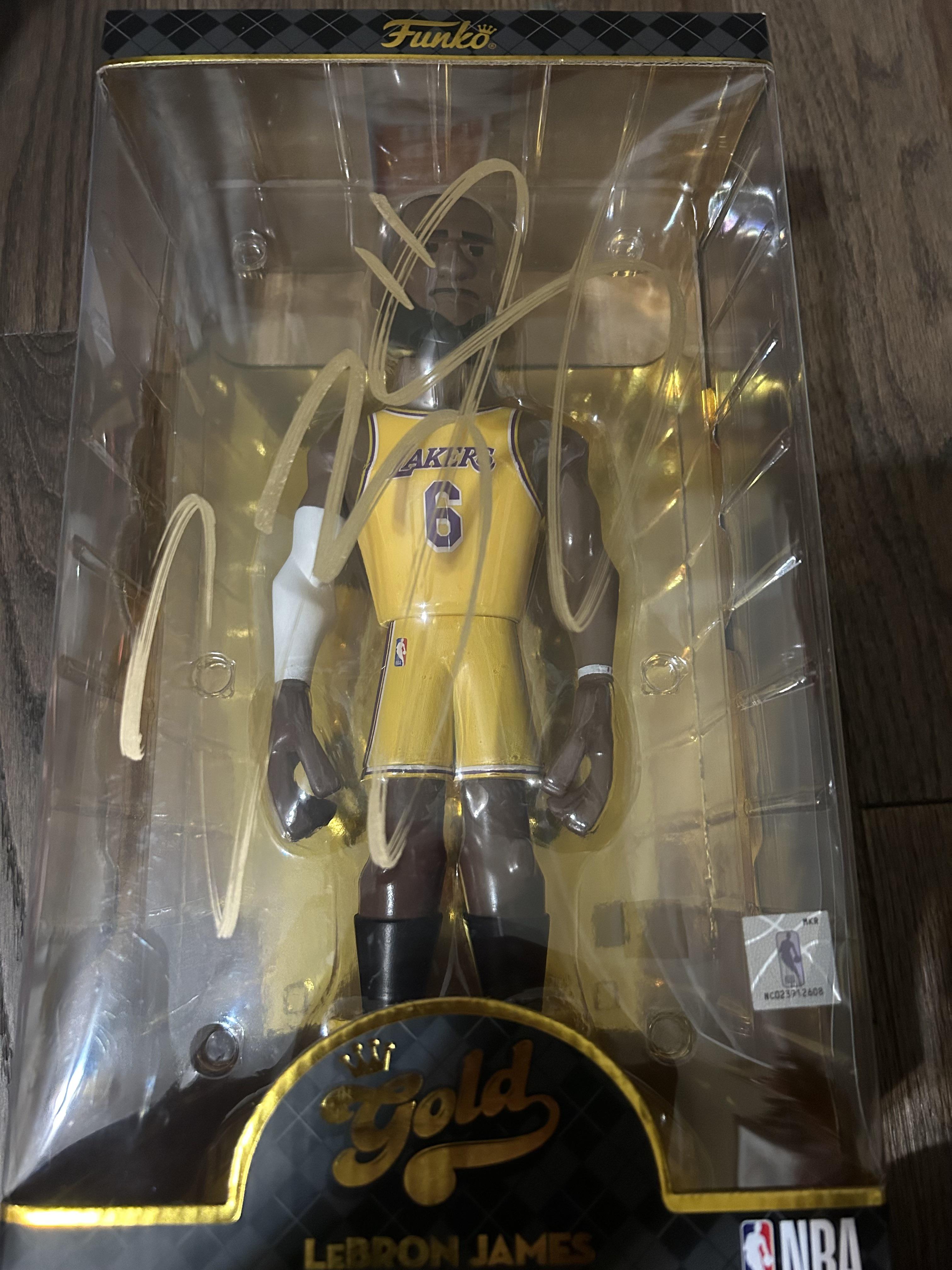 is this lebron auto legit? r/Autographs