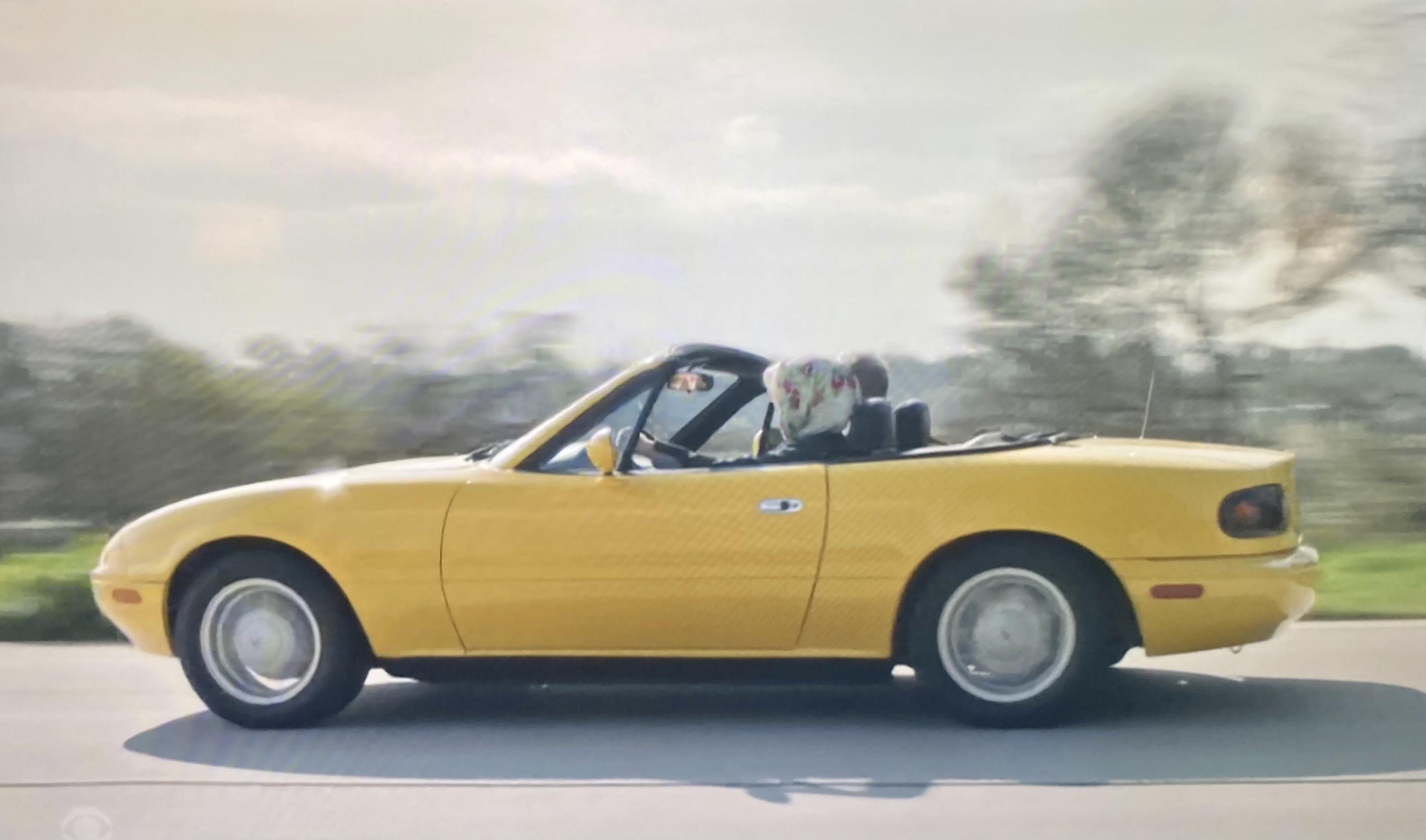 Seen on tonight’s Young Sheldon Meemaw bought a Yellow NA Miata with