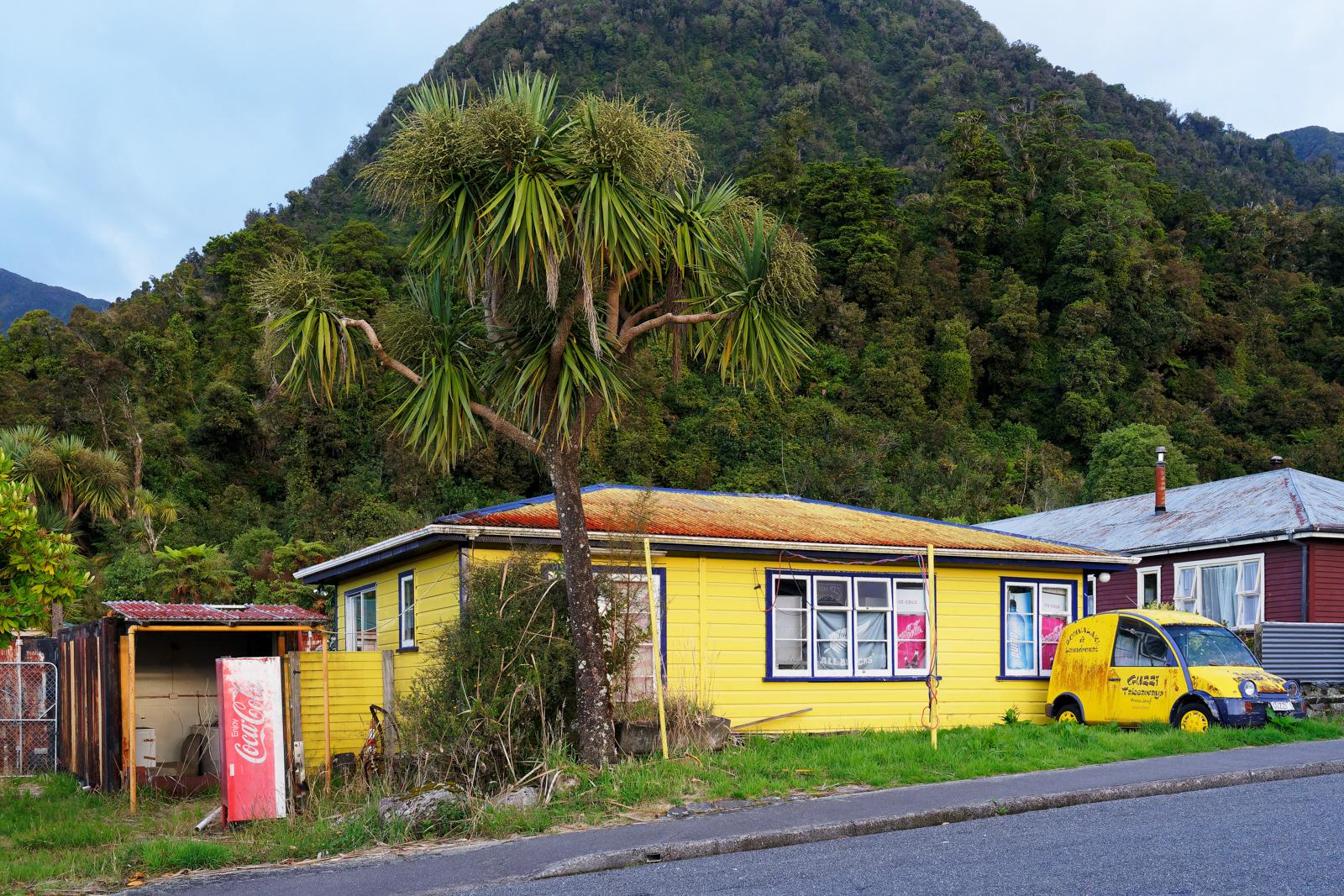 In Franz Josef, interesting mixture of modern motels and backpackers