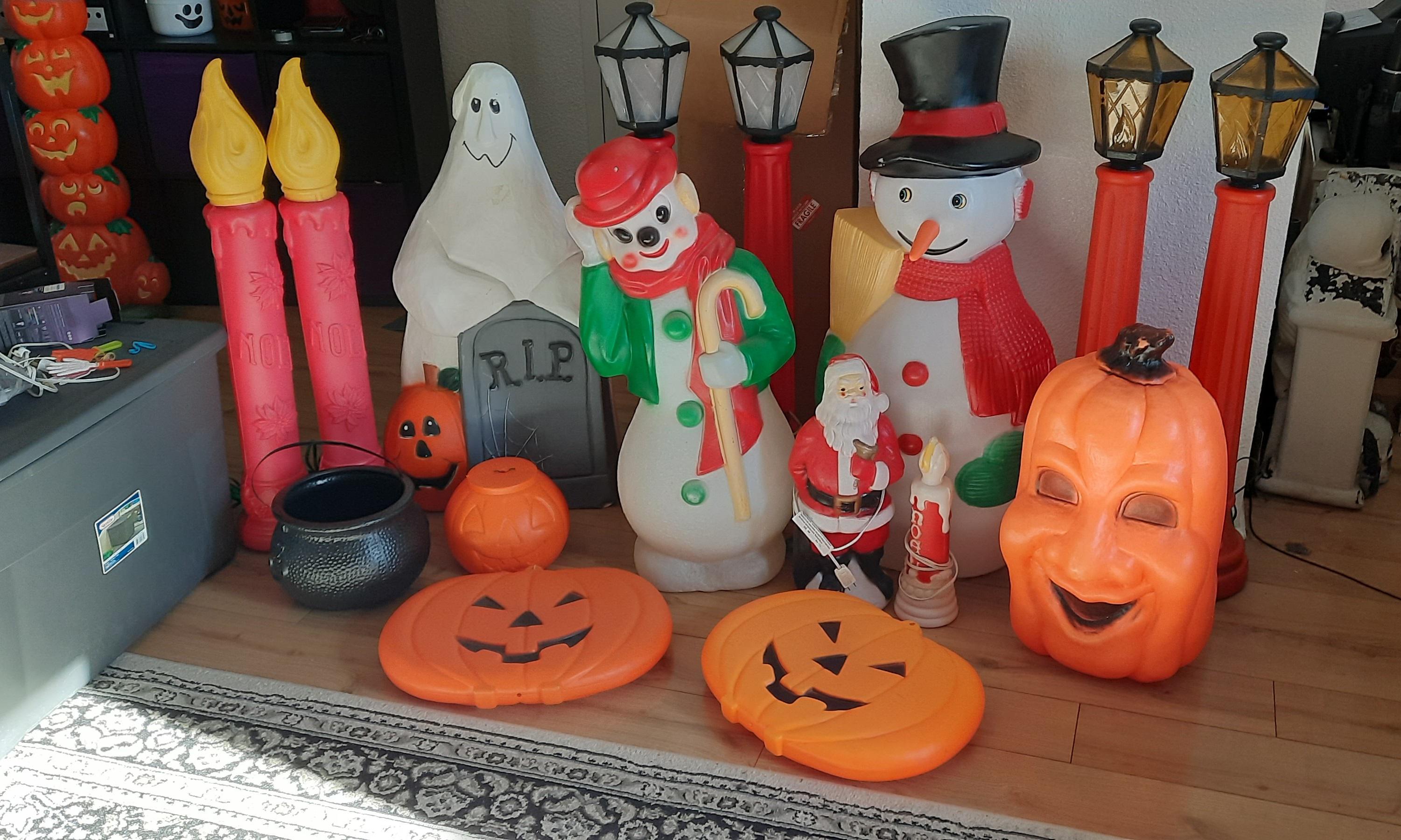 Nice haul of Halloween and Christmas blow molds! r/blowmolds