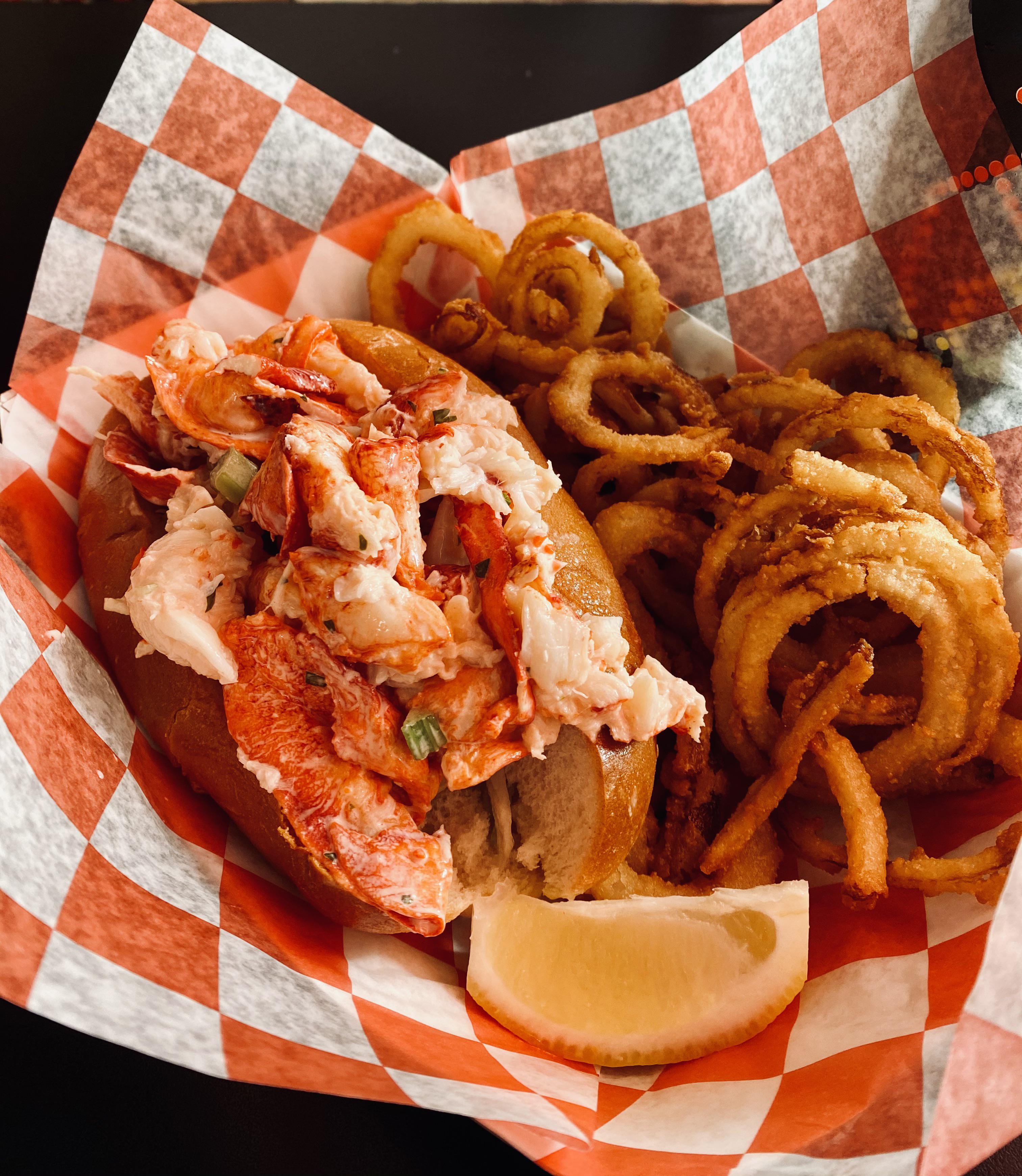 [I ate] Lobster Roll from Yankee Lobster Co. in Boston, MA food