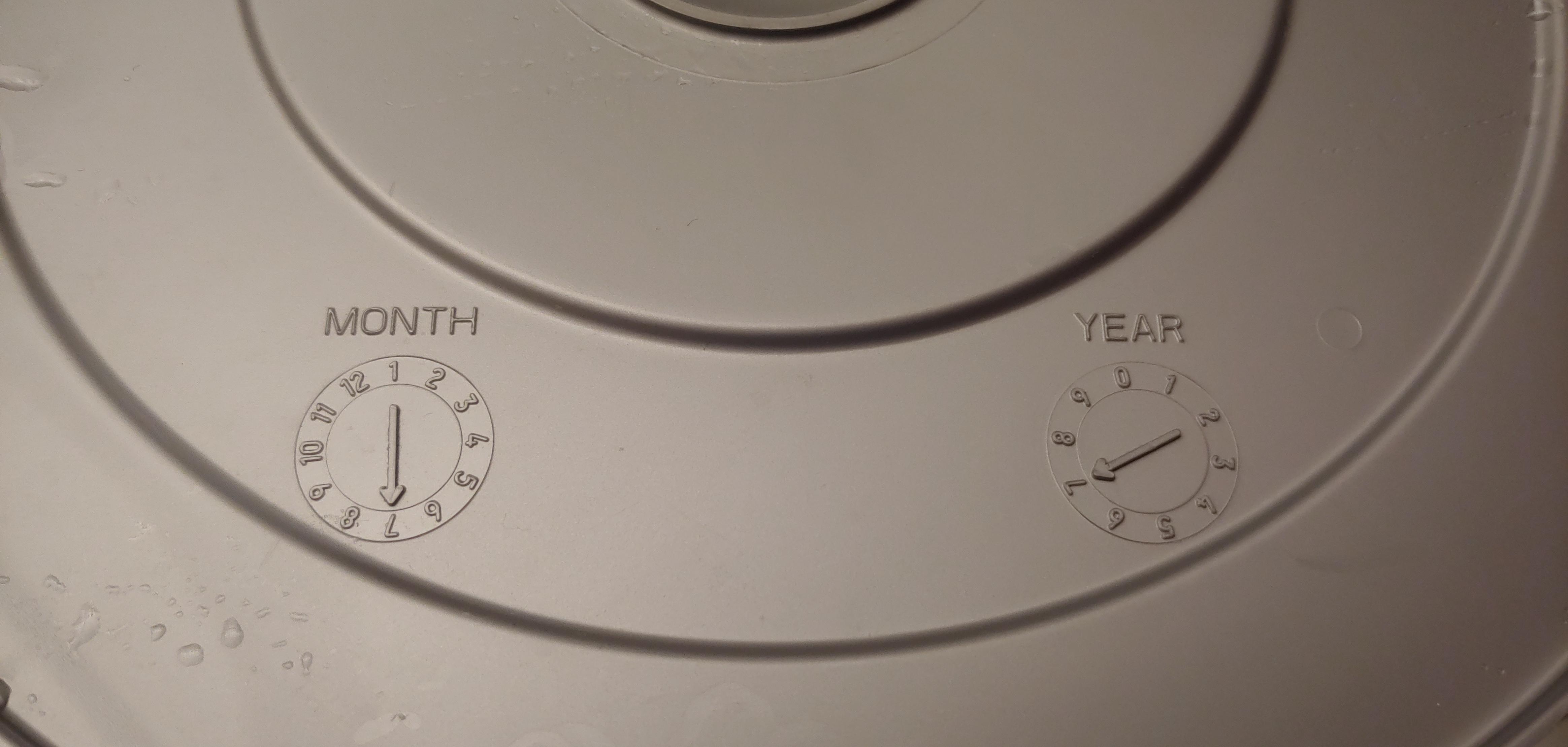 My protein powder had its expiration date marked with arrows r