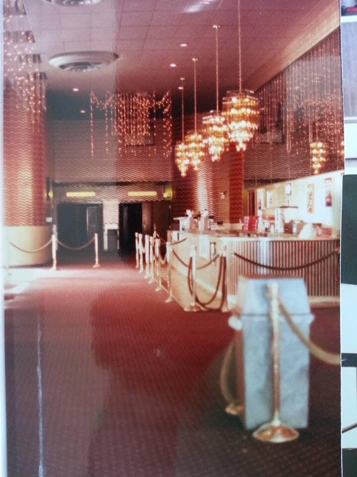 Remember Ladera 6 Cinemas (aka Silver Cinemas). This is the only