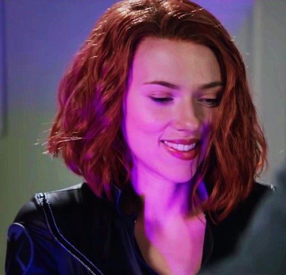 What is Scarlett Johansson looking at? : ScarlettJohanssonGVW