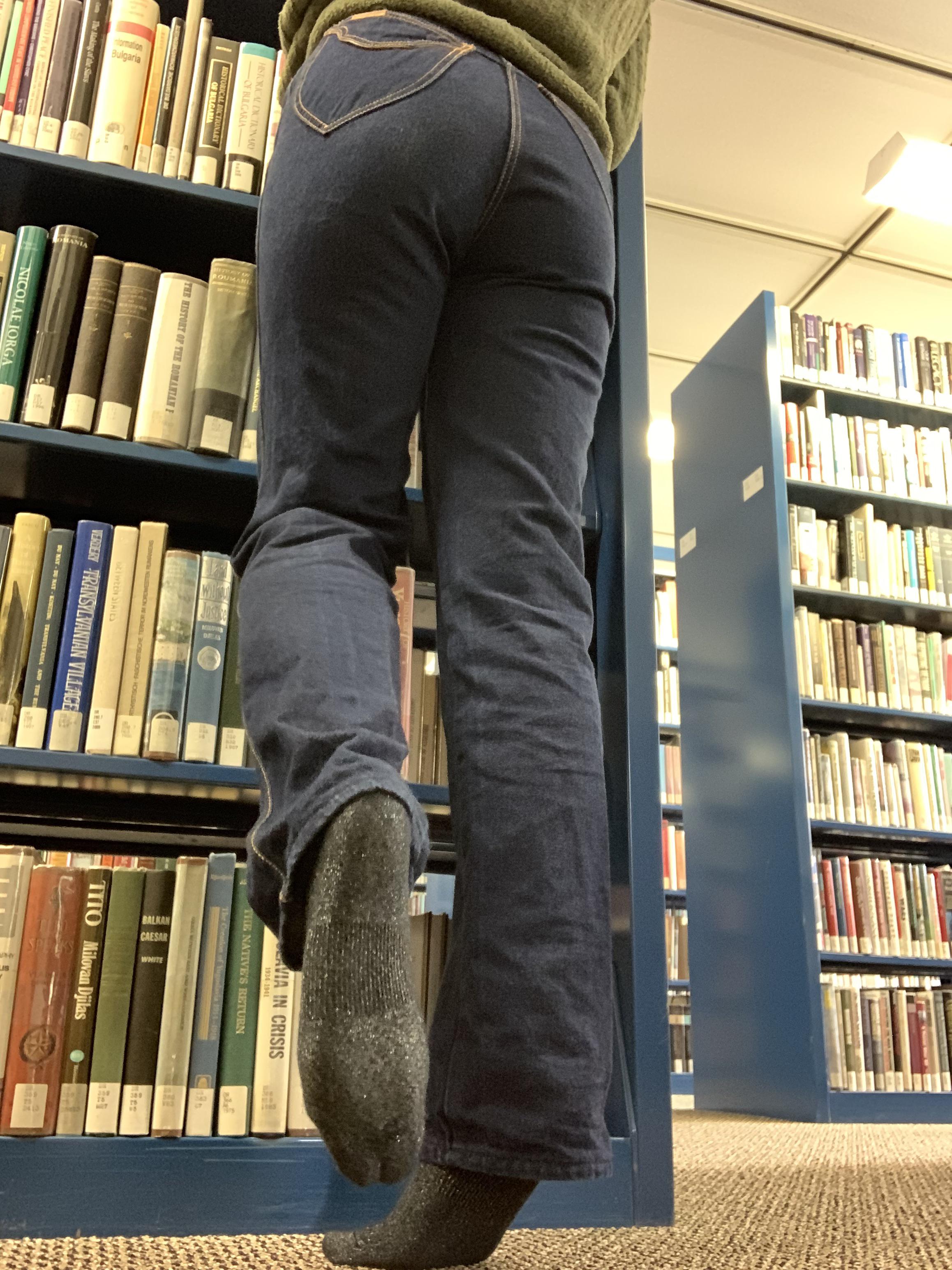 can someone reach the top shelf? ella