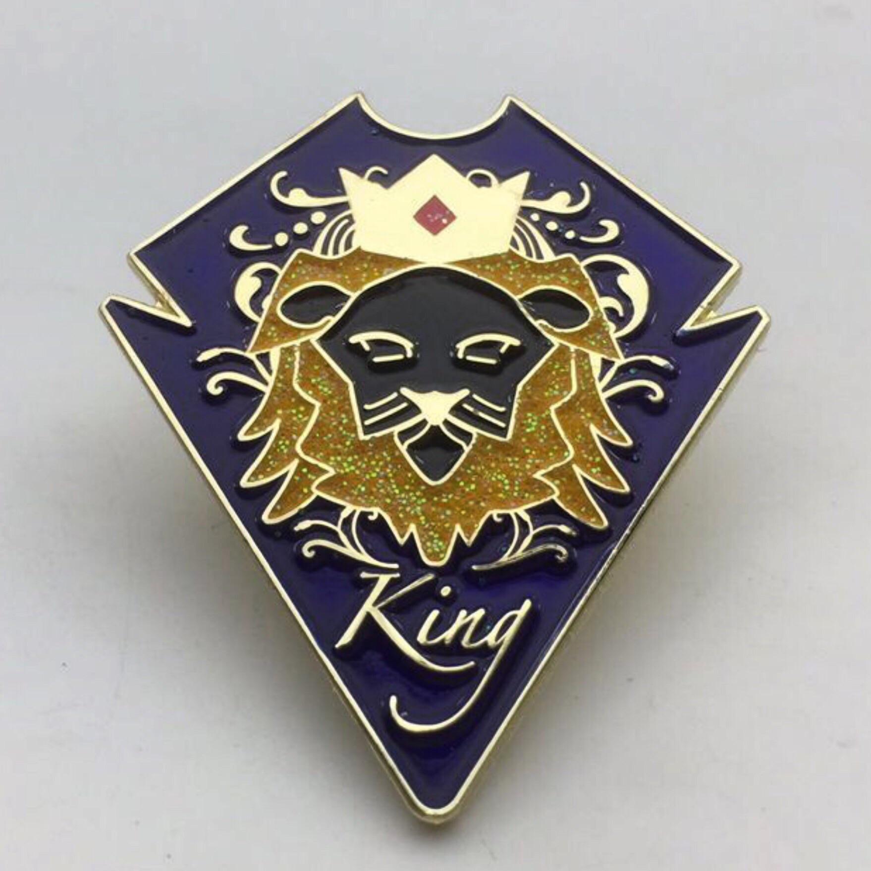 My first enamel pin that I designed! King Lion pin r/PinCollecting