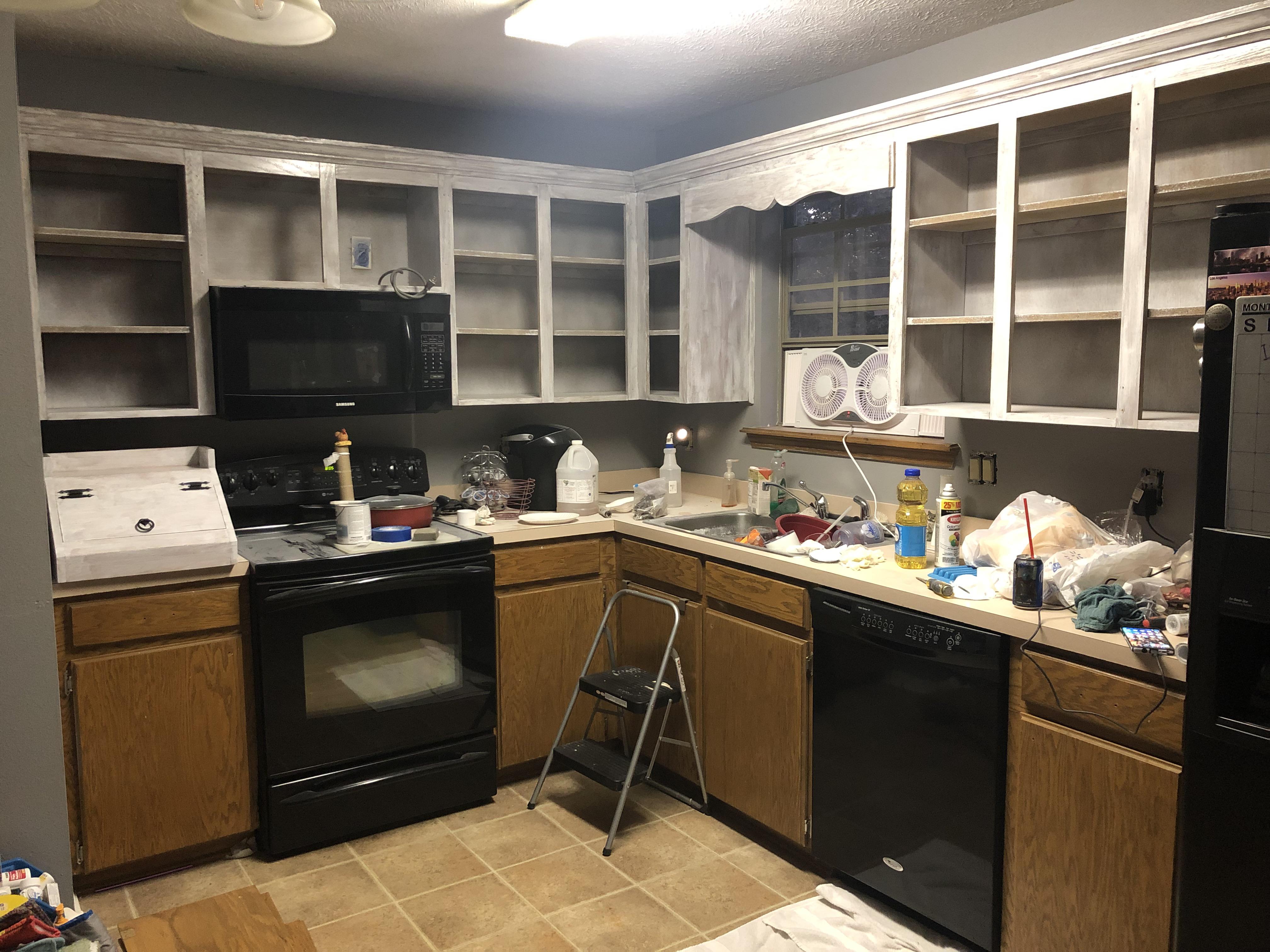 What color to paint bottom Whitewashed top grey