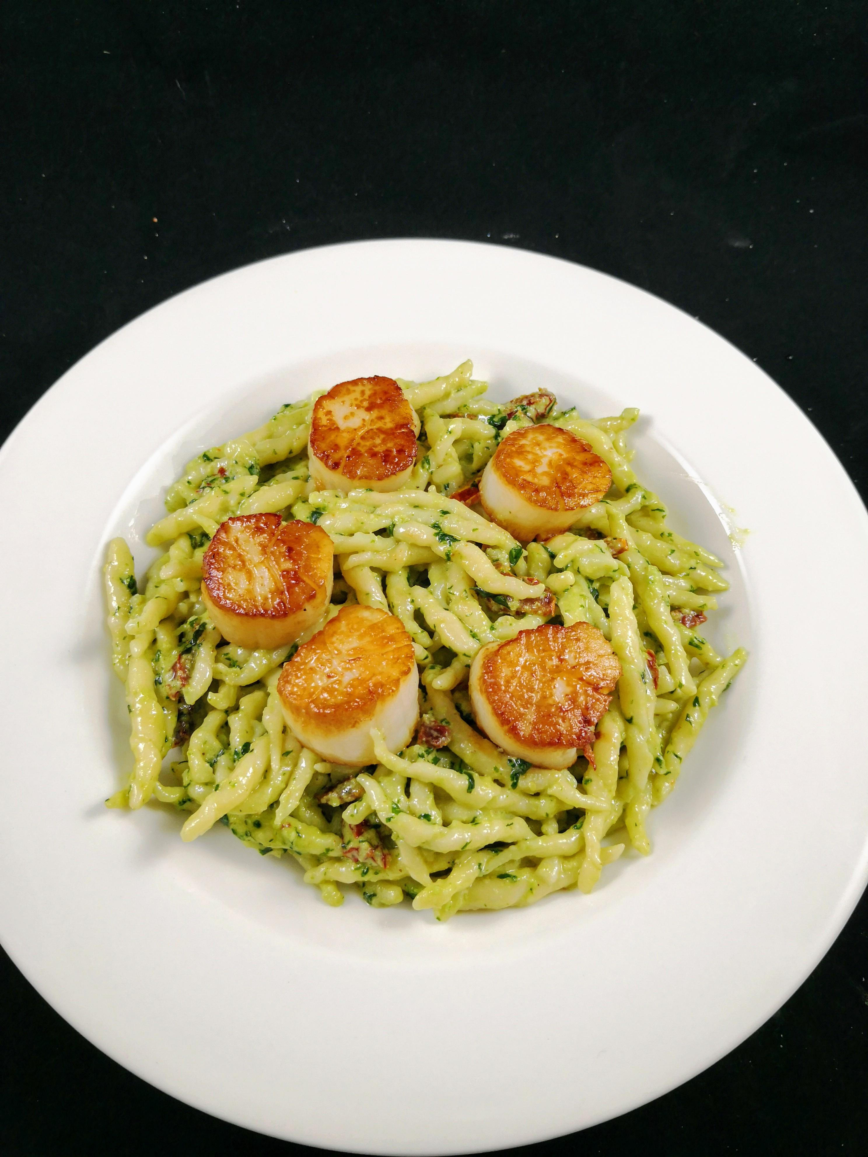 [Homemade] Trofie pasta, walnut pesto, seared scallop r/food