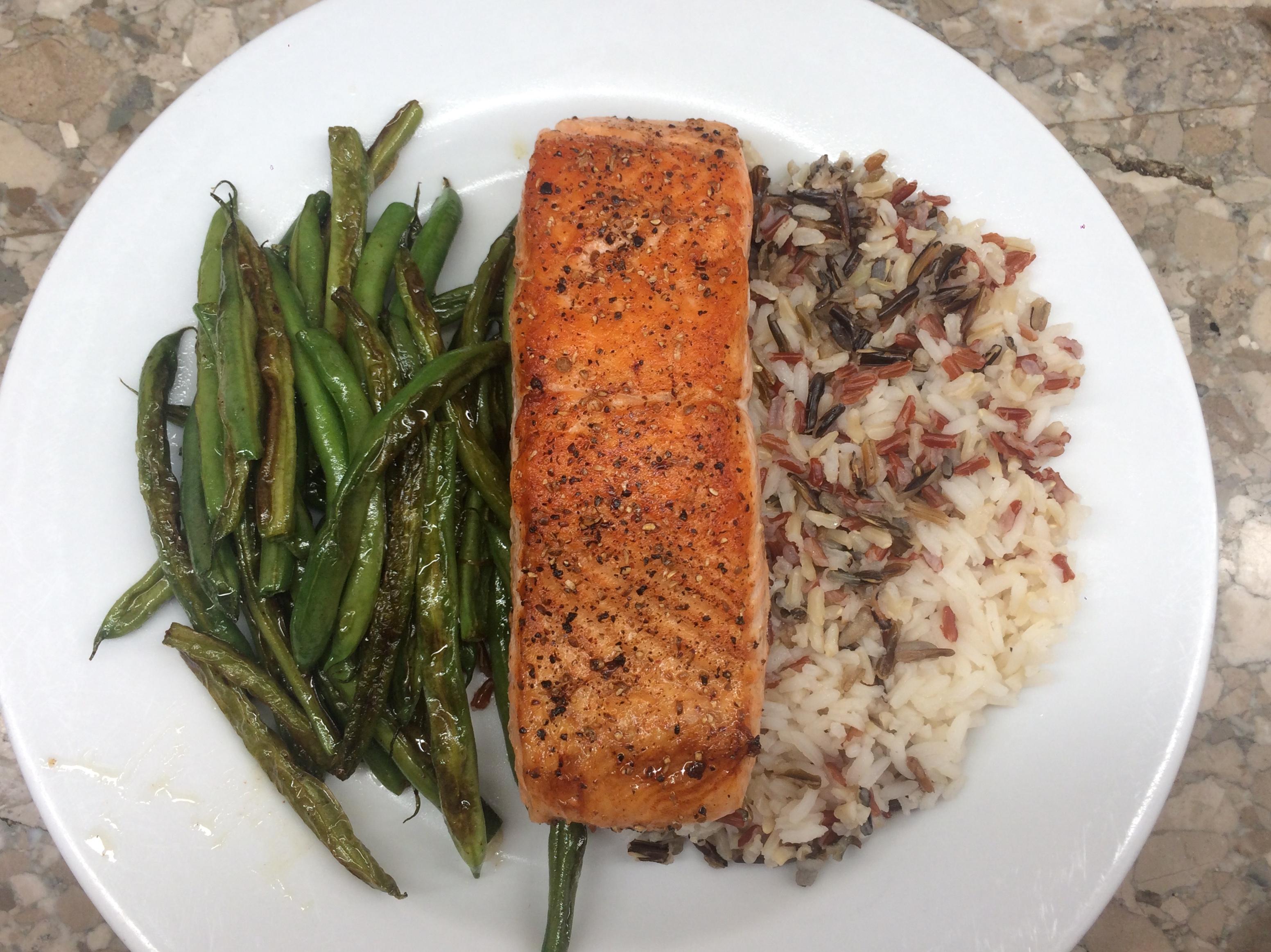 Lemonpepper salmon fillet with green beans and rice r/tonightsdinner