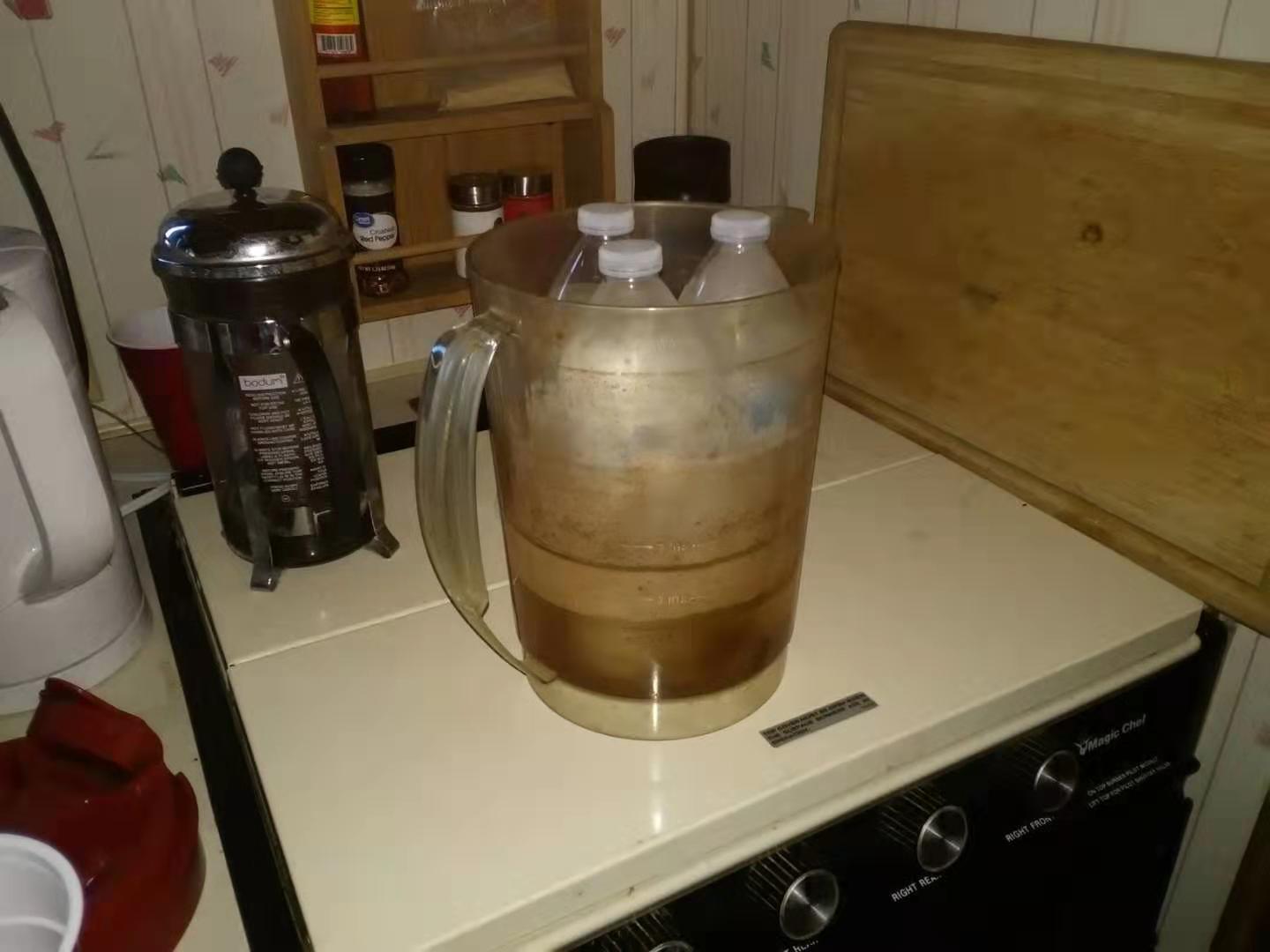 My ghetto wine cooler. I to buy ice and needed the Pinot Grigio