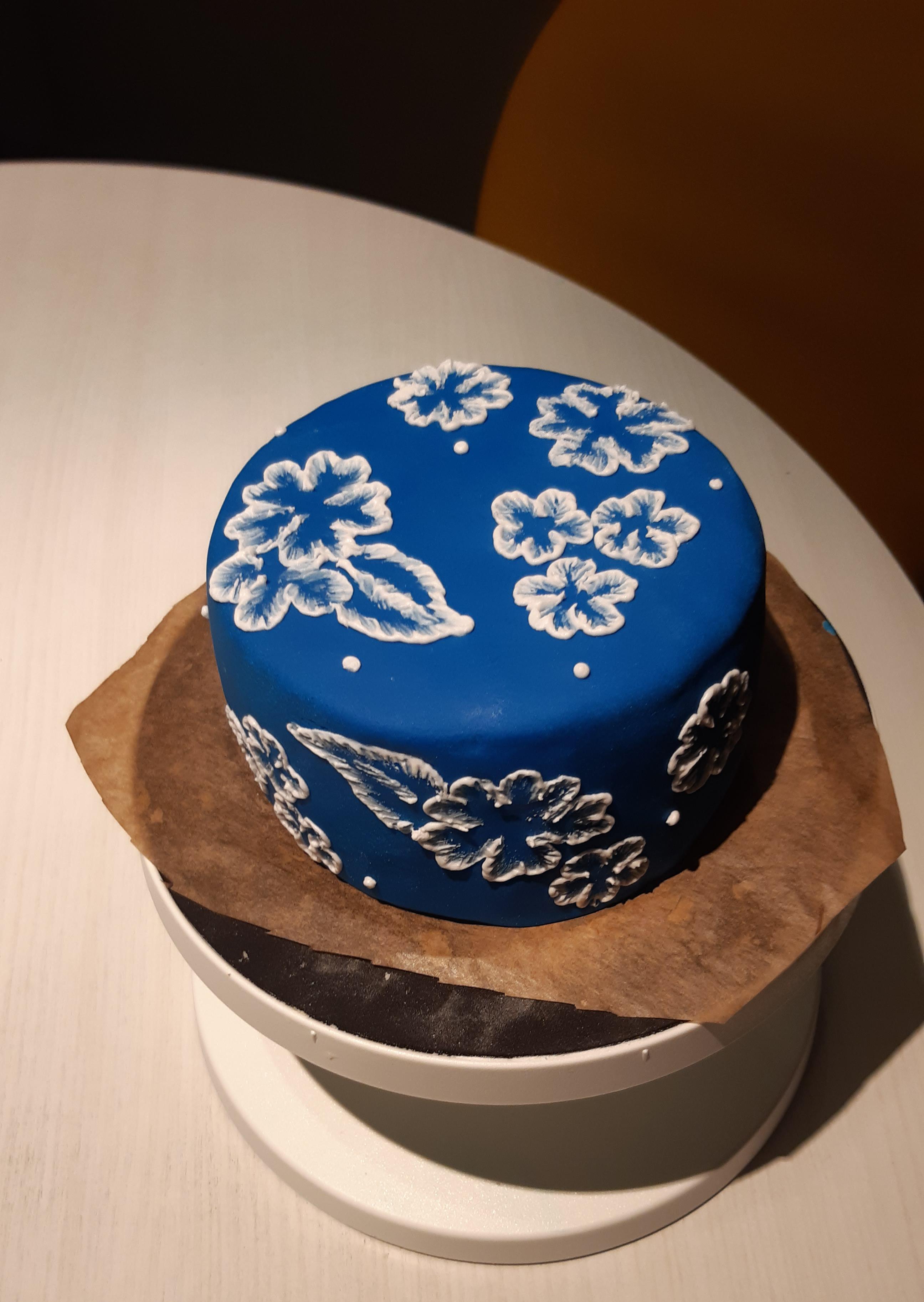 A little brush embroidery cake r/cakedecorating