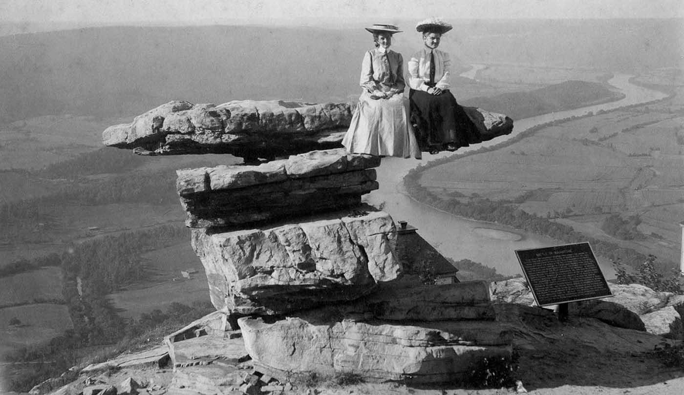 Women sit on Umbrella Rock circa 1900 r/Chattanooga