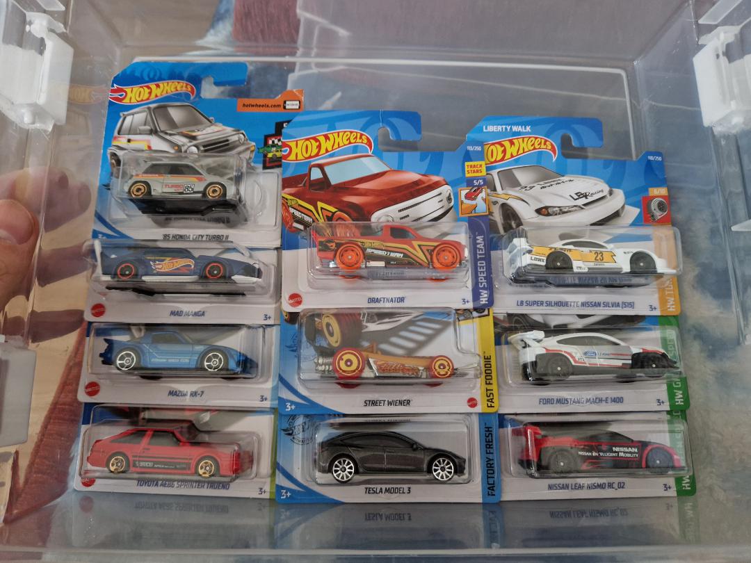 Update on my collection of cars i like or are treasure hunts i found. I