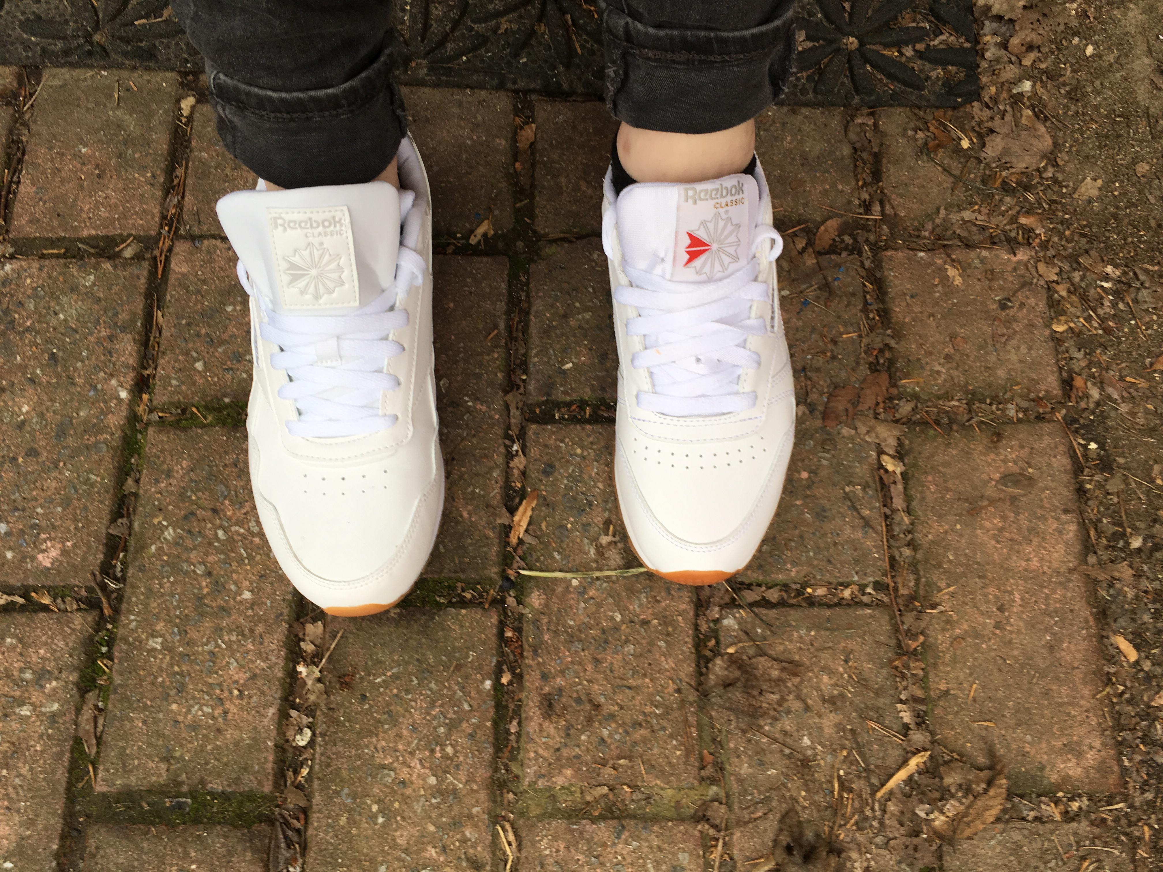 Finally went and got a new pair of shoes. Decided on a classic white